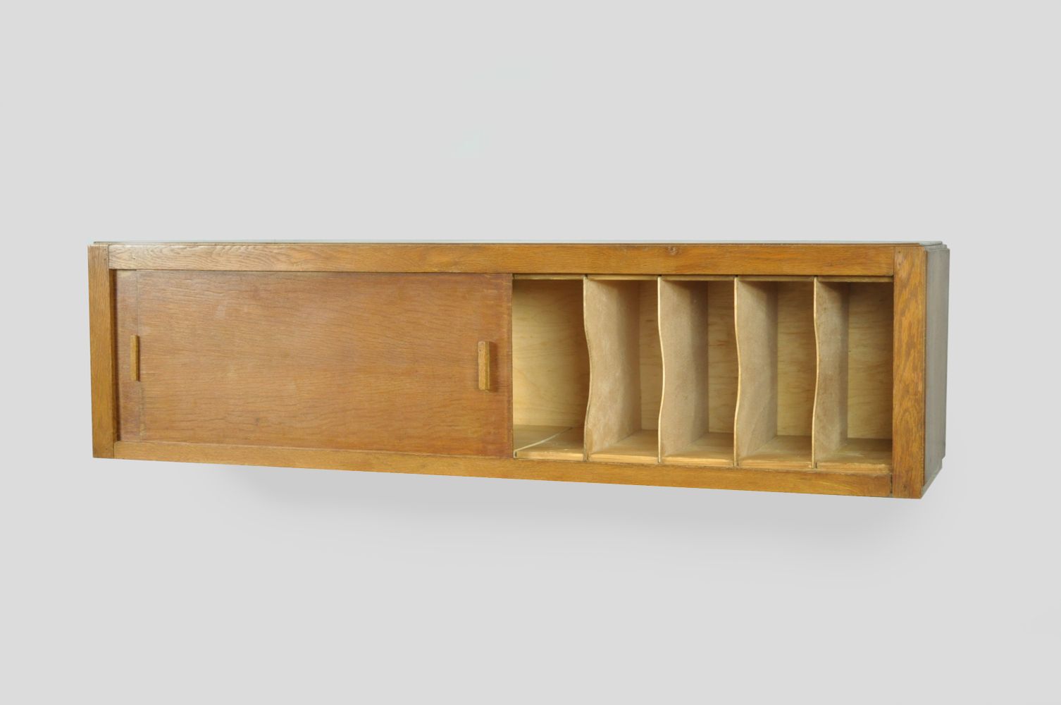 Vintage Mid-Century Hangkast met Schuifdeuren, jaren 1960 photo for sale