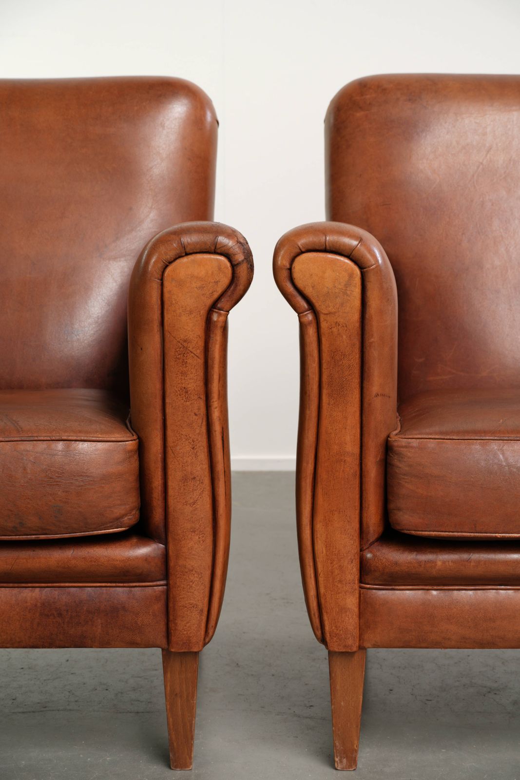 photo for sale Beautiful And Comfortable Set Of Sheepskin Leather Armchairs With Beautiful Colors And A Timeless Design