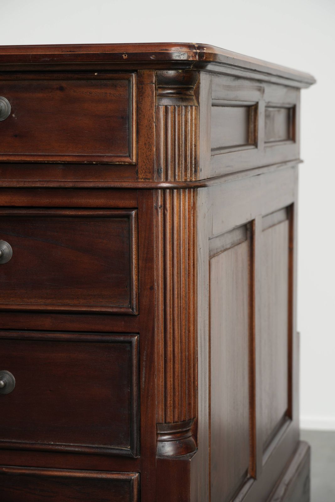 957.0 Luxe En Praktische Chesterfield Partner Desk Met Een Groen Leren Blad In Engelse Stijl photo