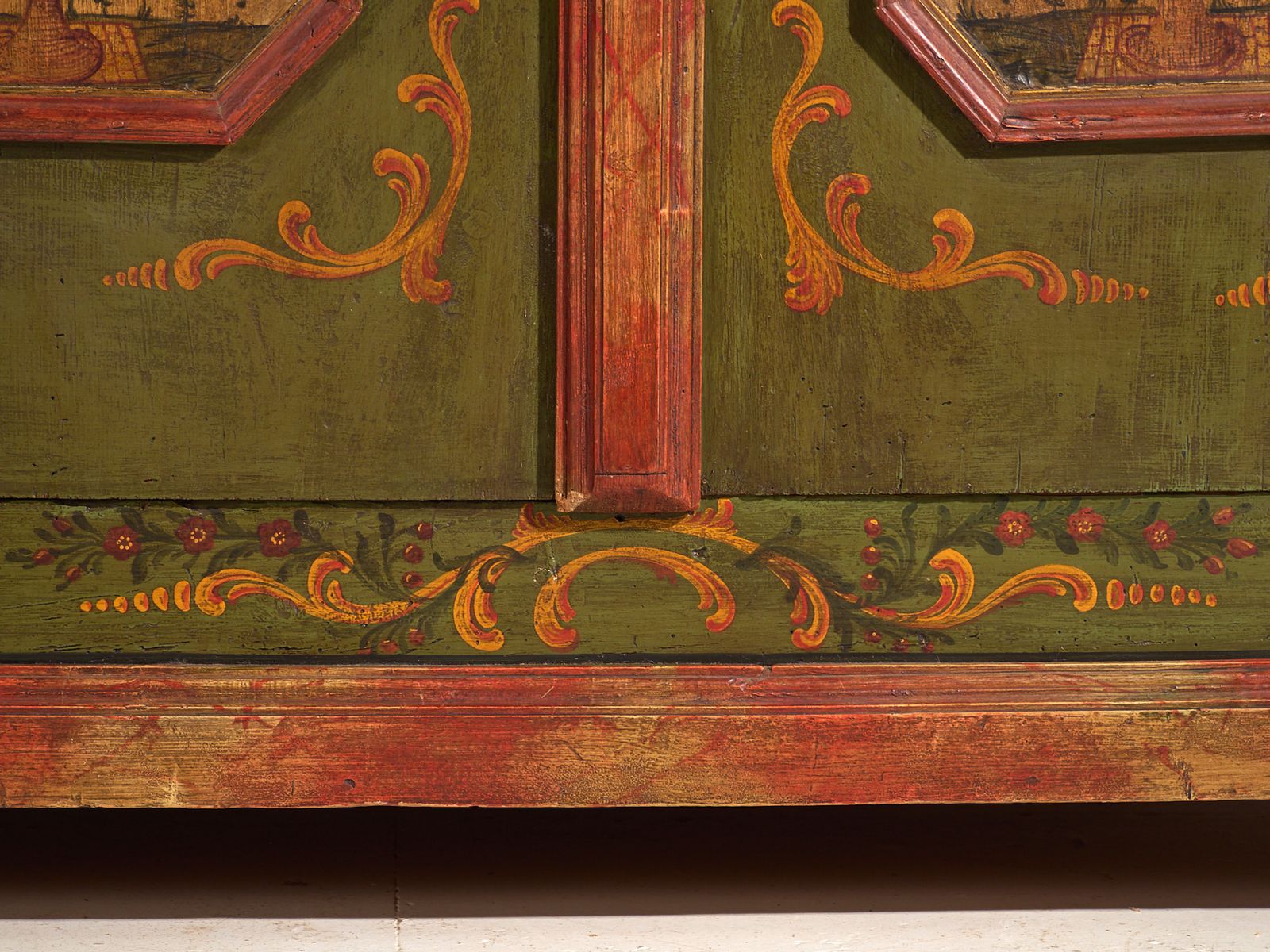 photo furniture Antique Painted Armoire In Pine Wood Austria Year 1831