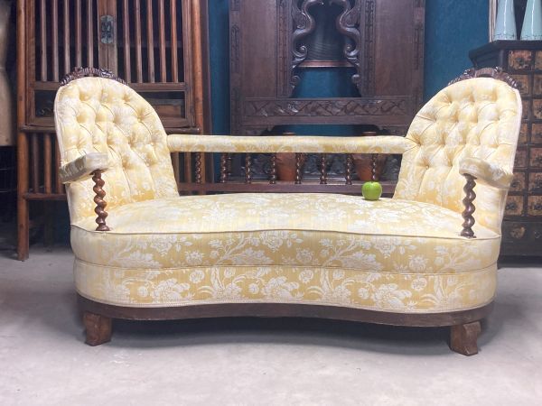 A Fine Quality Antique Country House Parlour Sofa photo furniture
