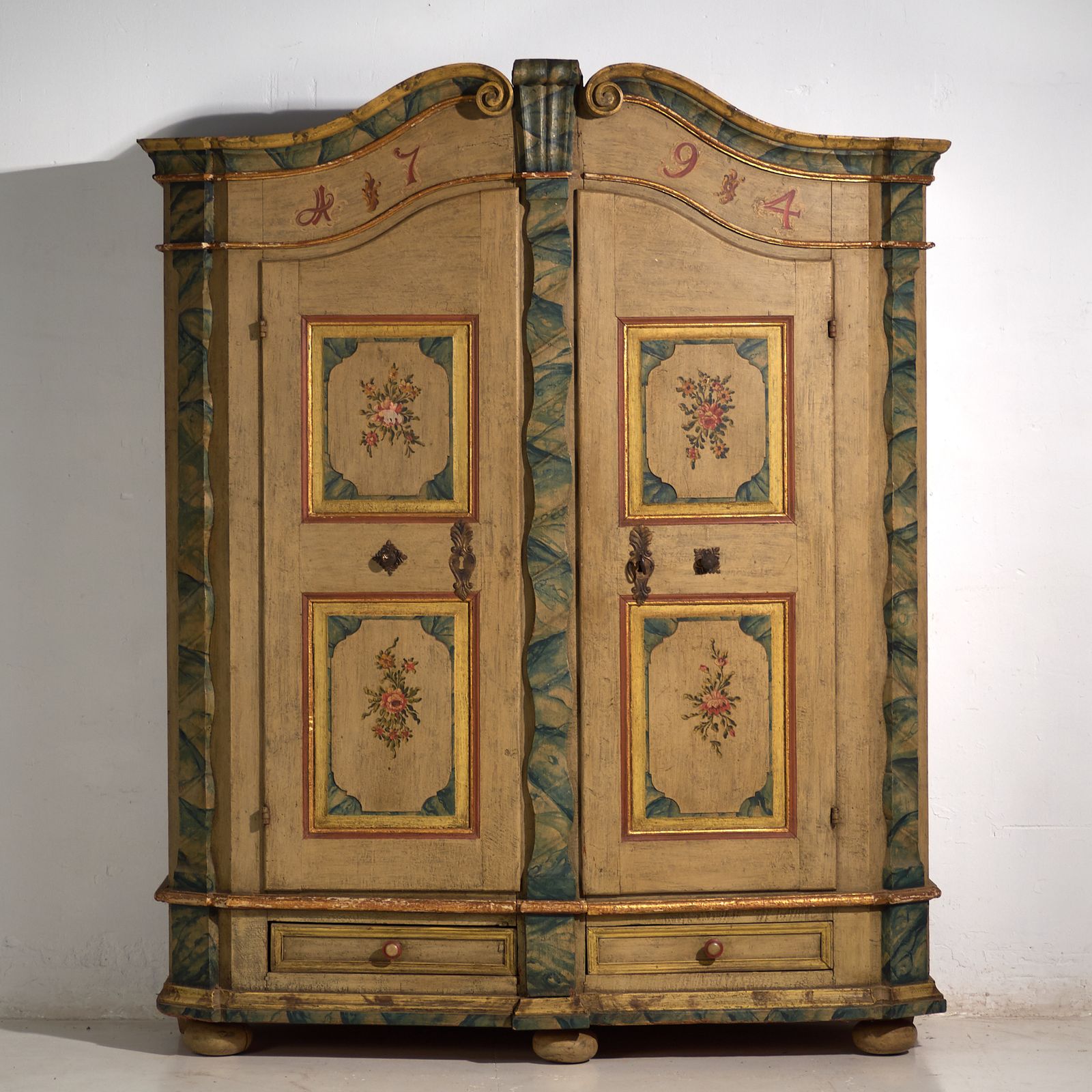photo vintage Armoire baroque d'époque peinte en pin, Empire austro-hongrois, 1794