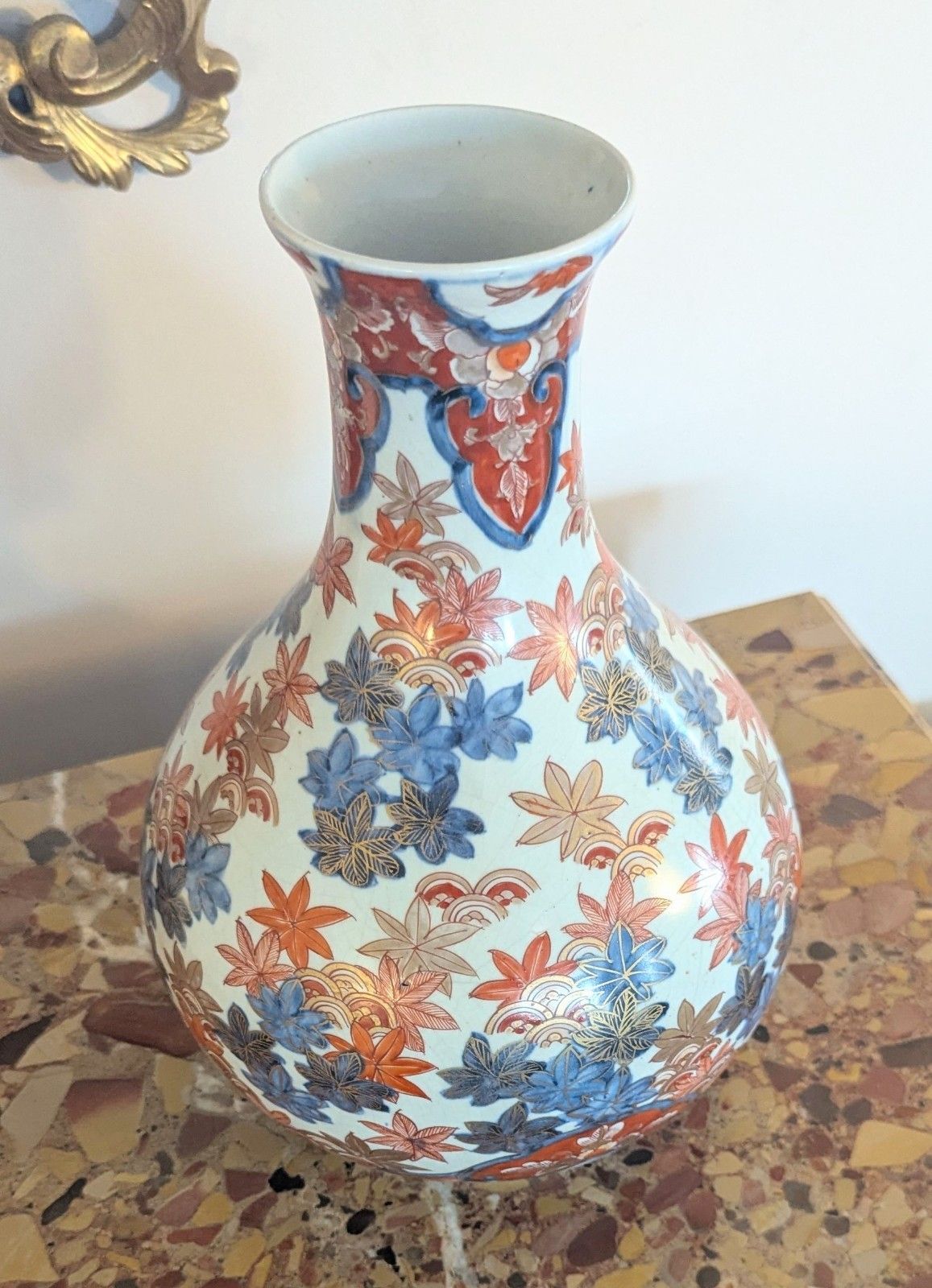 Vase Imari japonais à long col, époque Meiji 1868 1912, livraison disponible 0377. photo buy