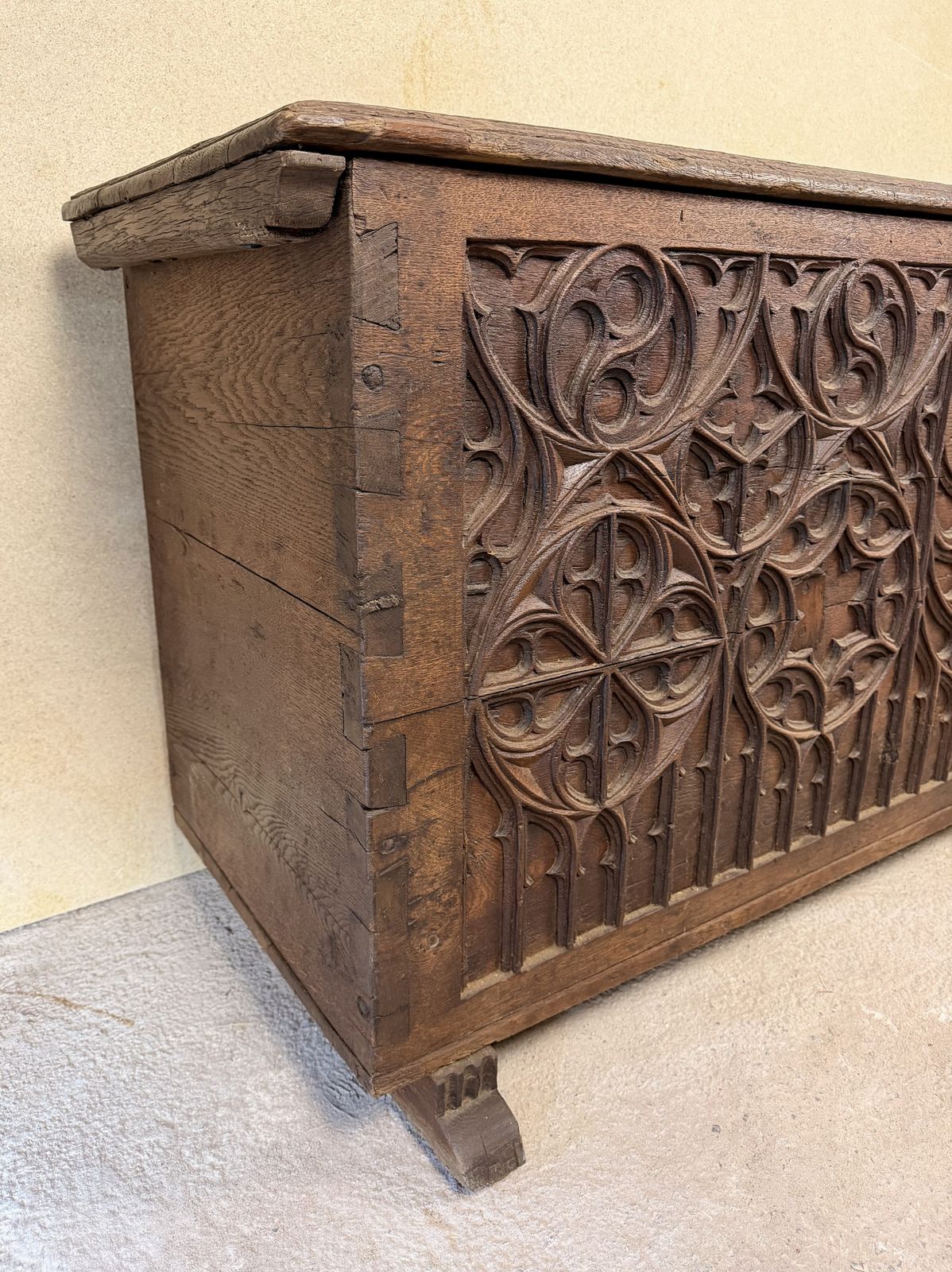 Late 18th Century Spanish Carved Wood Chest With Gothic Decoration photo vinterior