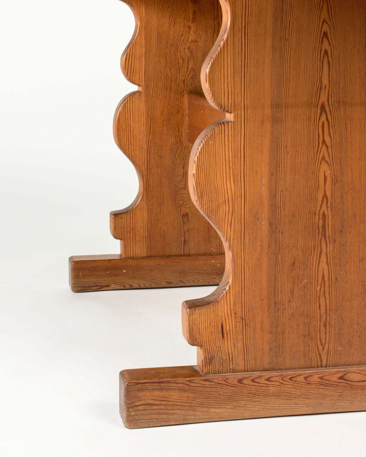 Table à manger ou bureau en pin par Carl Malmsten, Suède, années 1930 photo vinterior