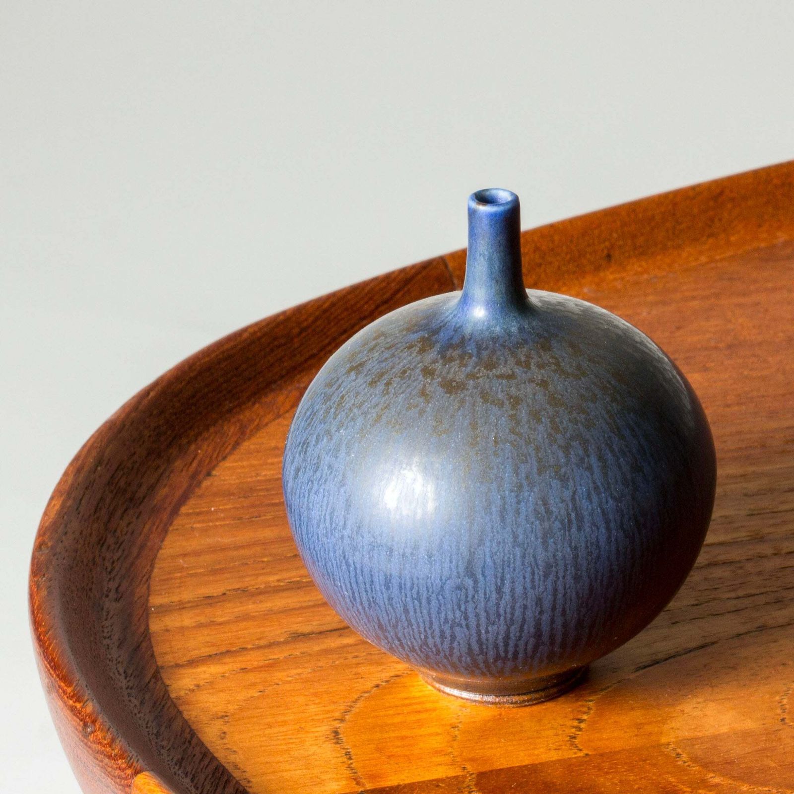 Vase en grès mid-century par Berndt Friberg, Gustavsberg, Suède, 1966 photo Décoration