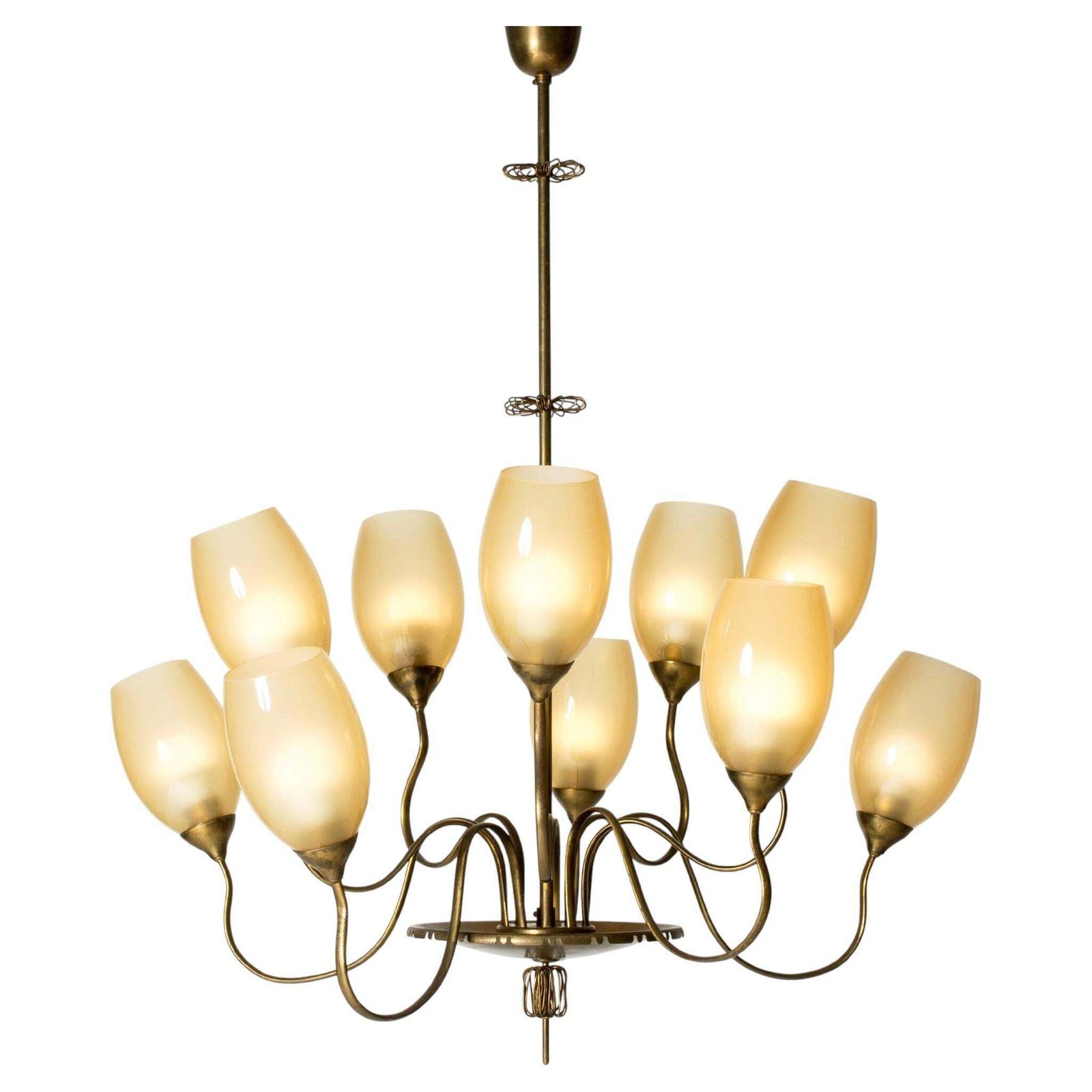 Lustre en laiton par Paavo Tynell, Modern scandinave, Finlande, années 1940