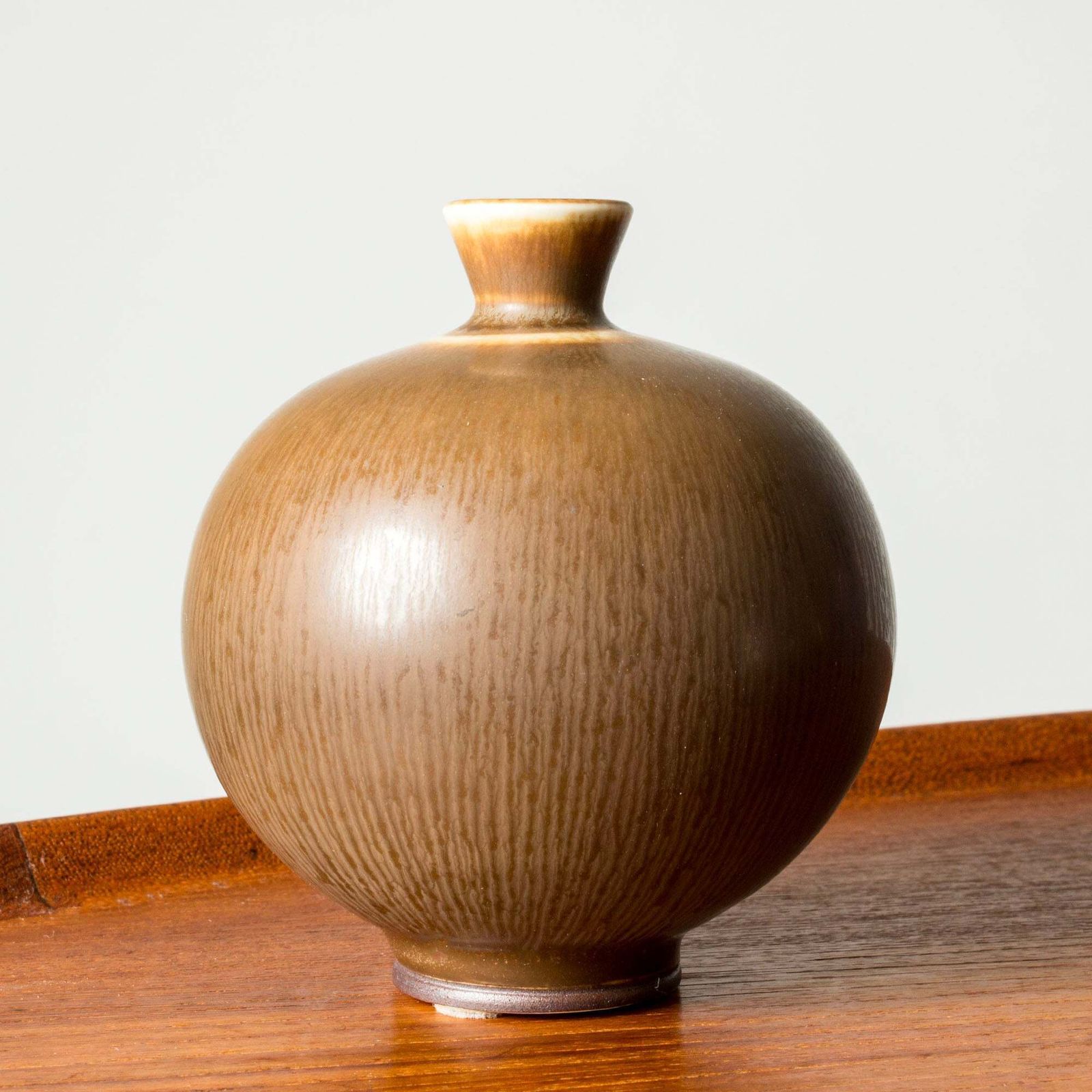 Vase en grès mid-century par Berndt Friberg, Gustavsberg, Suède, 1975 photo Décoration