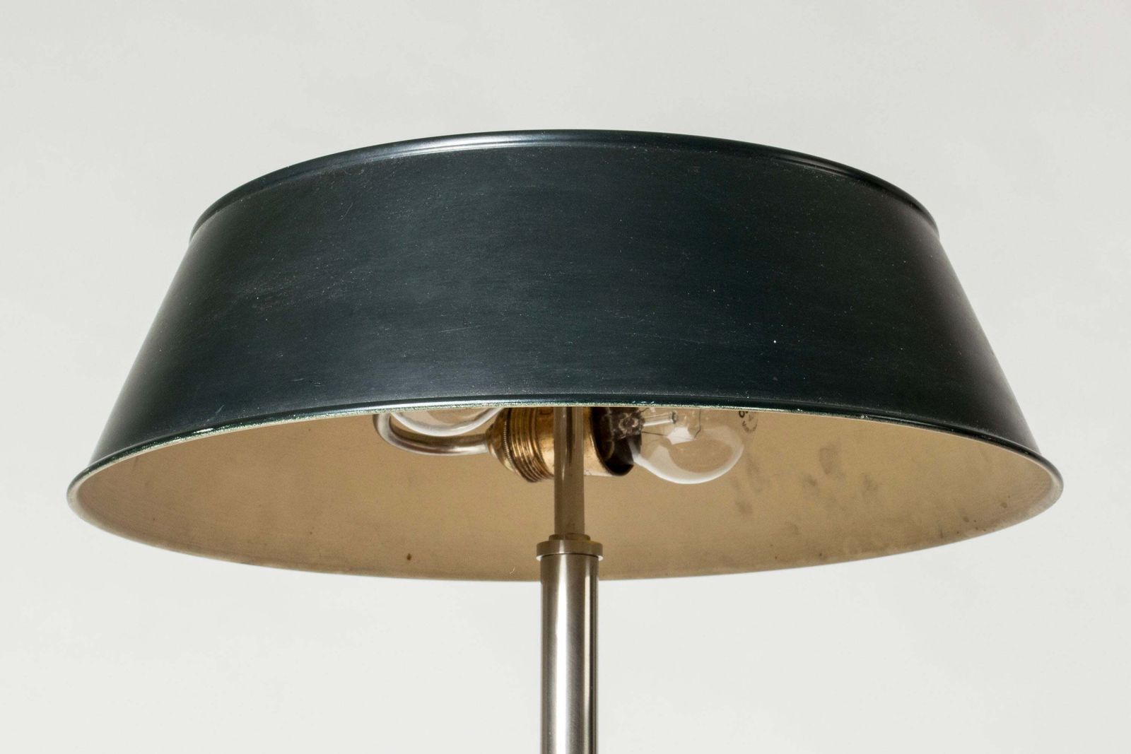 Lampe de table fonctionnaliste par Harald Notini, Böhlmarks, Suède, années 1930 photo buy