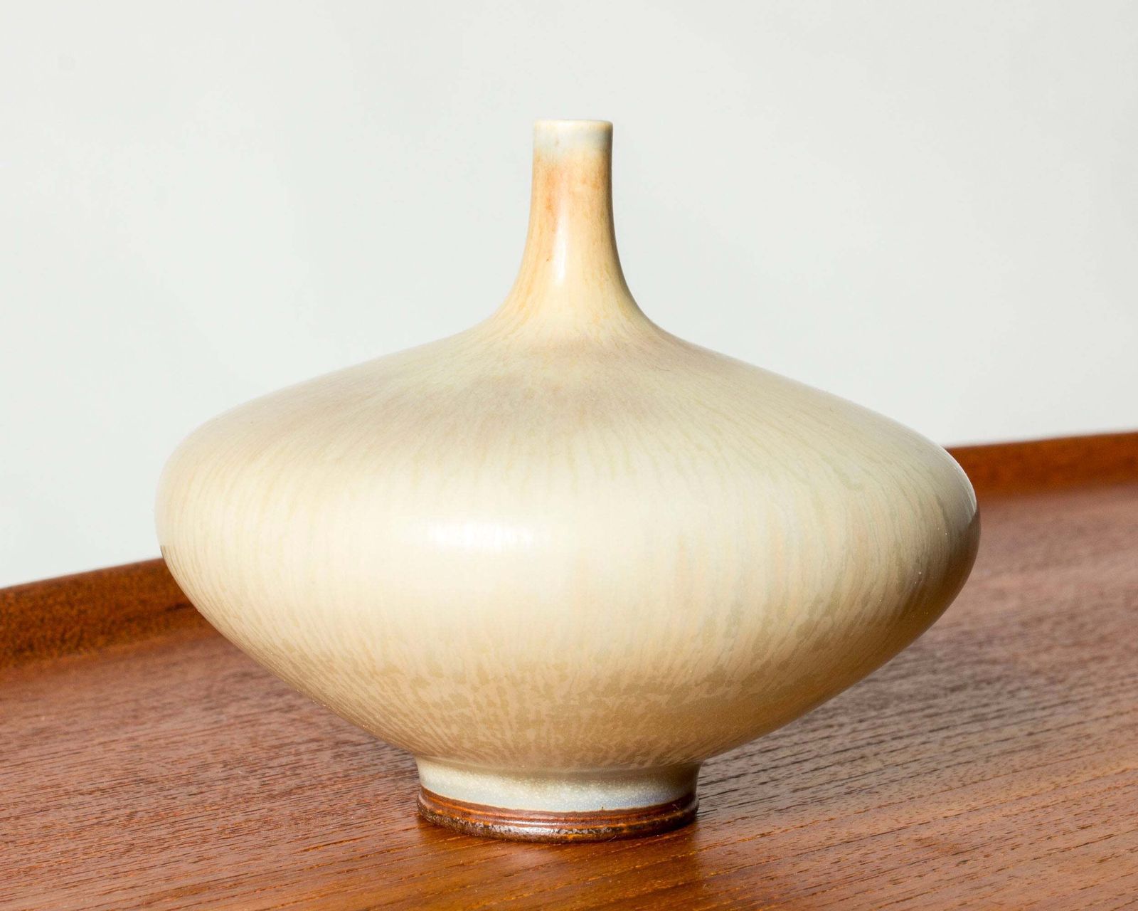Mid-century stoneware vaas van Berndt Friberg, Gustavsberg, Zweden, 1954 photo furniture
