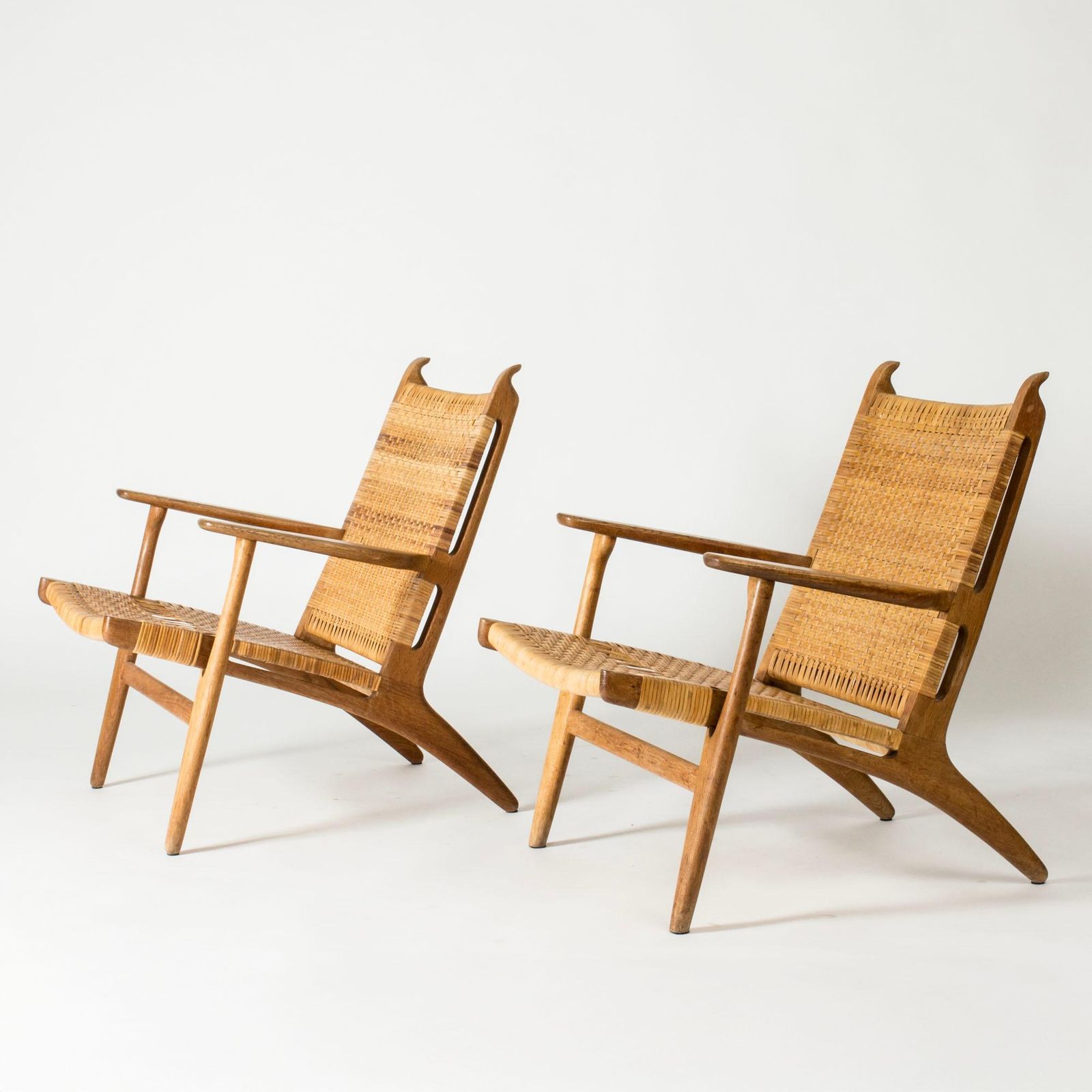 Paar Mid-Century "CH 27" Lounge Chairs van Hans J. Wegner, Denemarken, jaren 1950 photo for sale