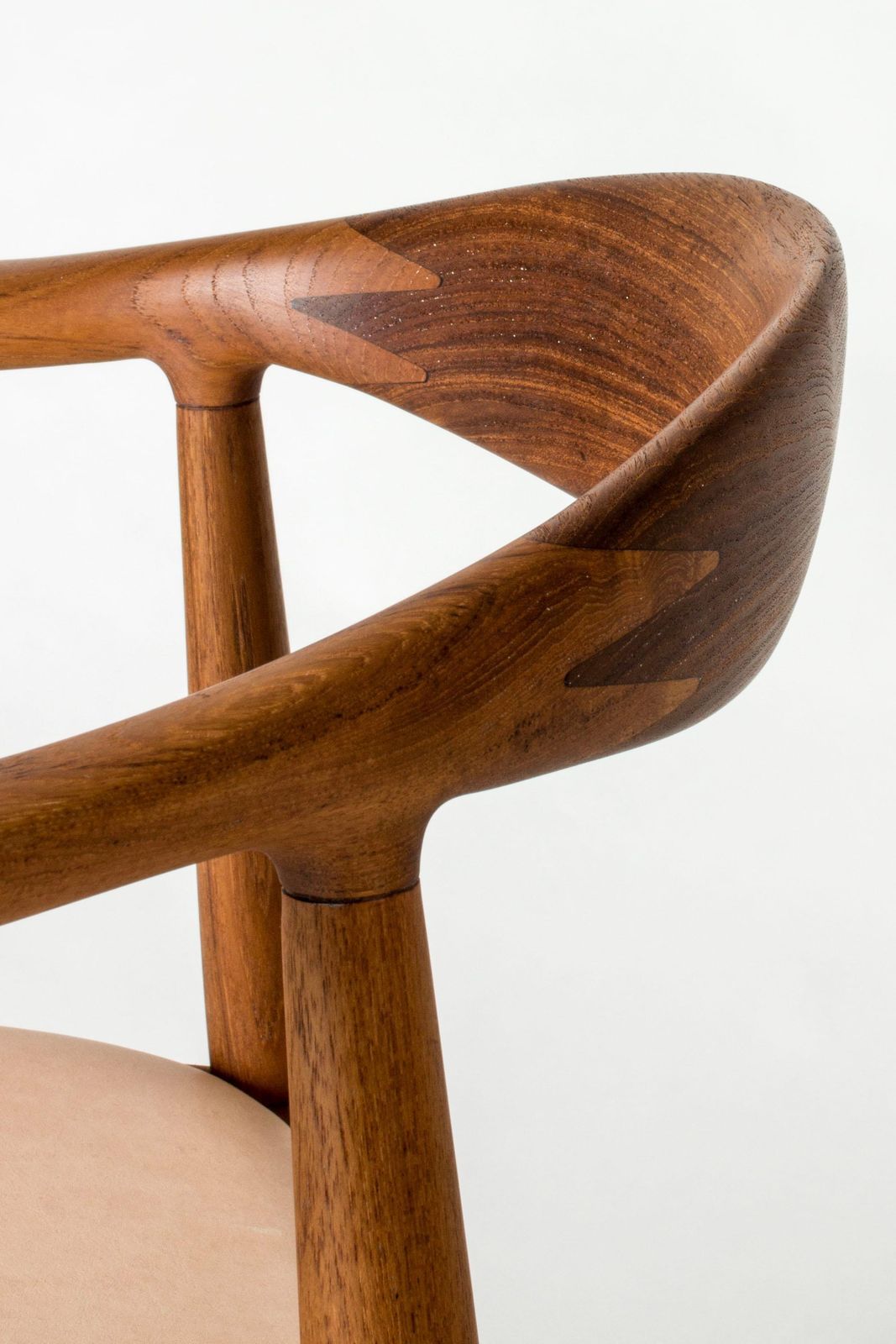 photo furniture Set van vier "The Chair" eetkamerstoelen van Hans J. Wegner