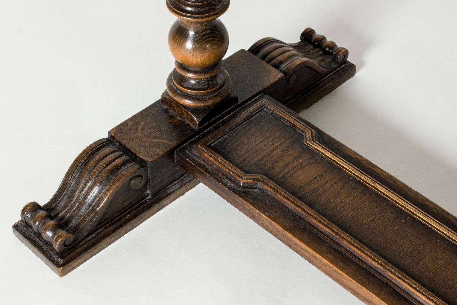 Mobilier Table de bibliothèque Swedish Grace « Charles » par Axel Einar Hjorth pour NK, Suède, 1929 photo