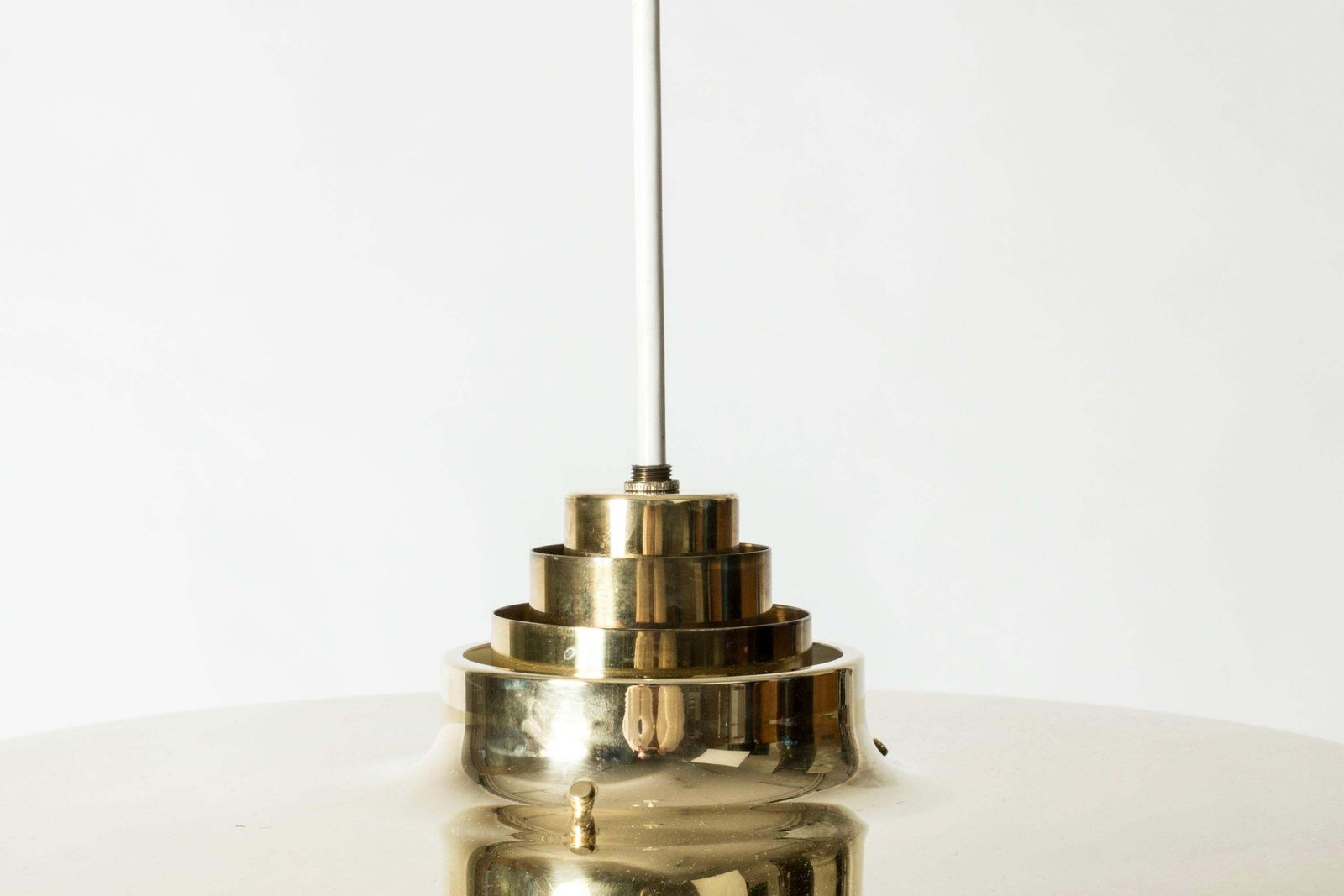 Lampe à suspension scandinave moderne Hans Agne Jakobsson en laiton et soie, modèle T 603 photo buy