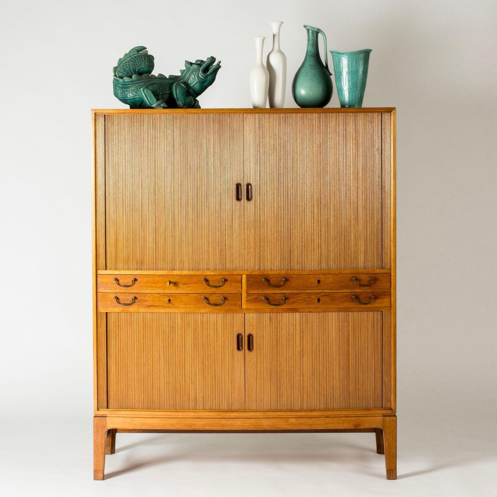Cabinet scandinave moderne en acajou, par Ole Wanscher, Danemark, années 1940 photo for sale