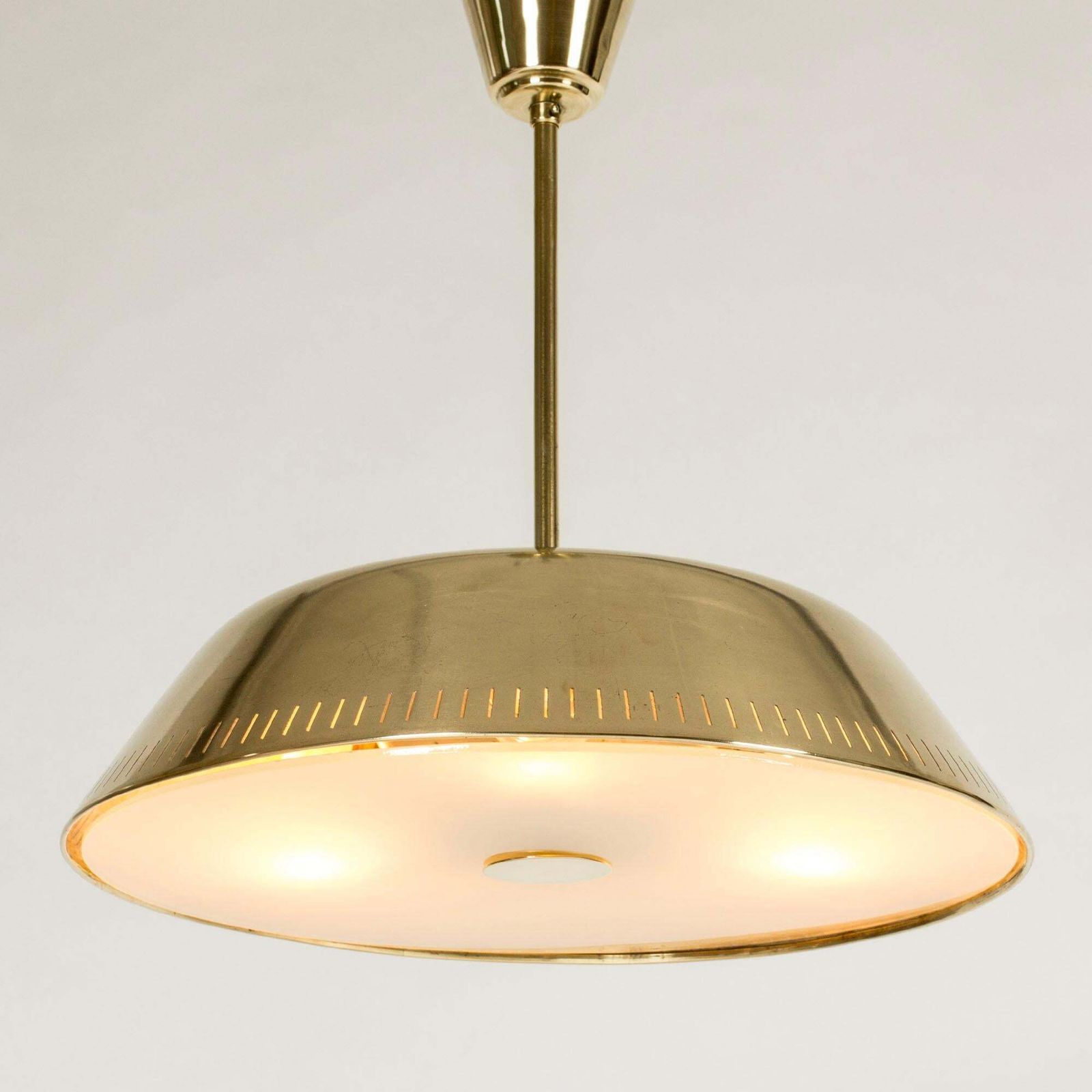 Swedish Modern messing plafondlamp van Harald Notini, ca. jaren 1940 photo Verlichting