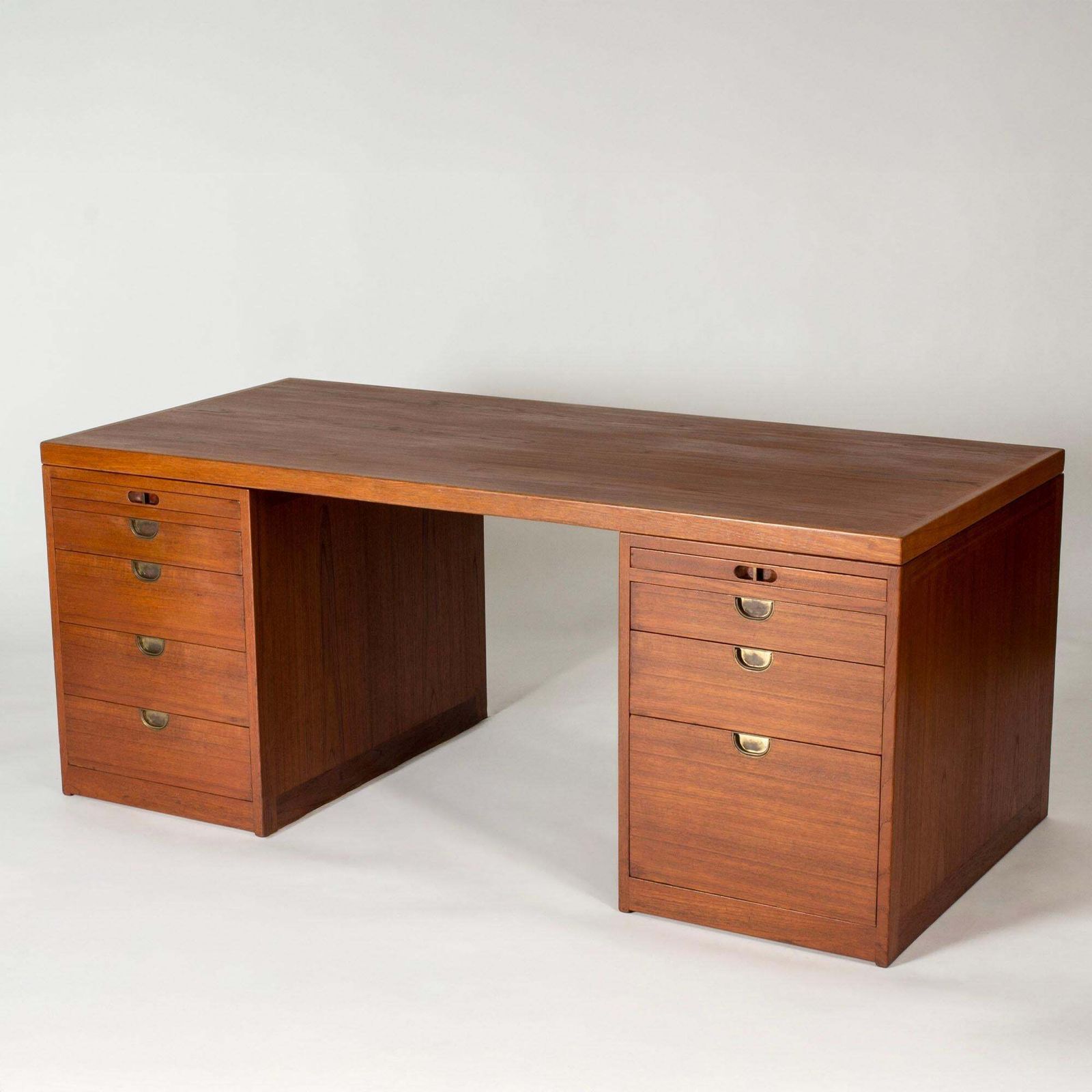 Teakhouten bureau van Børge Mogensen, Scandinavisch Modern, Denemarken, ca. jaren 1950 photo furniture