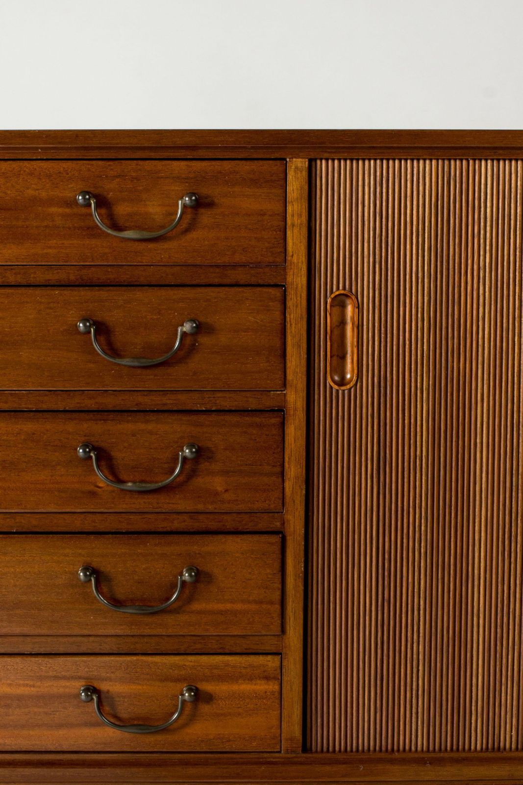 Mid-Century Modern Mahogany Dressoir by Ole Wanscher, jaren 1940 photo vinterior