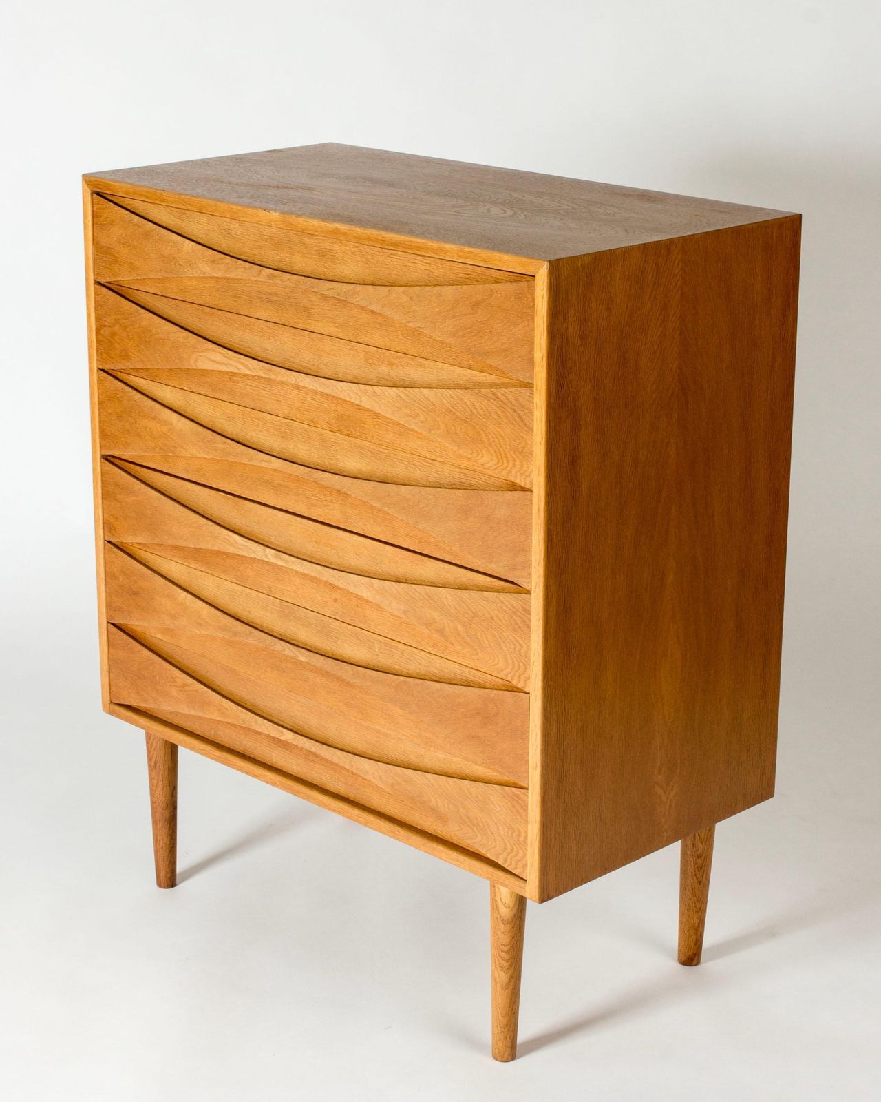 Commode scandinave moderne en chêne, par Niels Clausen, années 1960 photo for sale