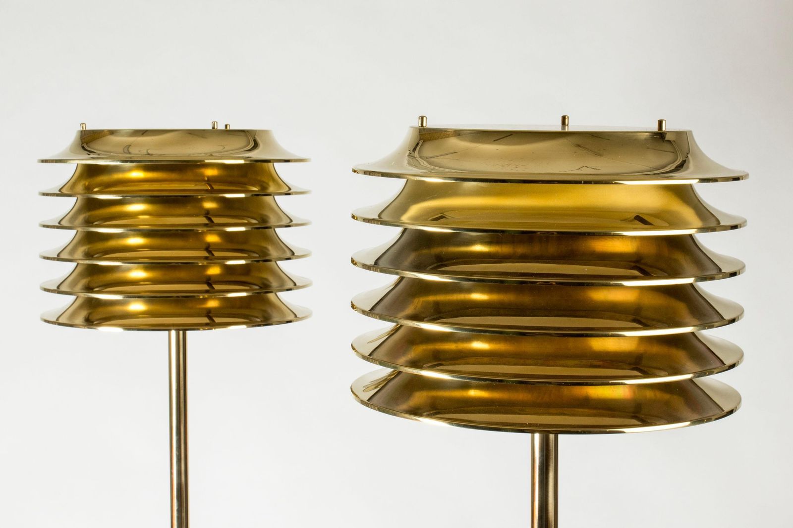 Lampadaires mid-century modern en laiton, Kai Ruokonen pour Orno, années 1970 photo for sale