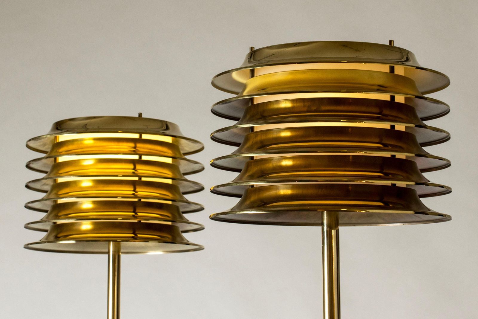 Lampadaires mid-century modern en laiton, Kai Ruokonen pour Orno, années 1970 photo Luminaires