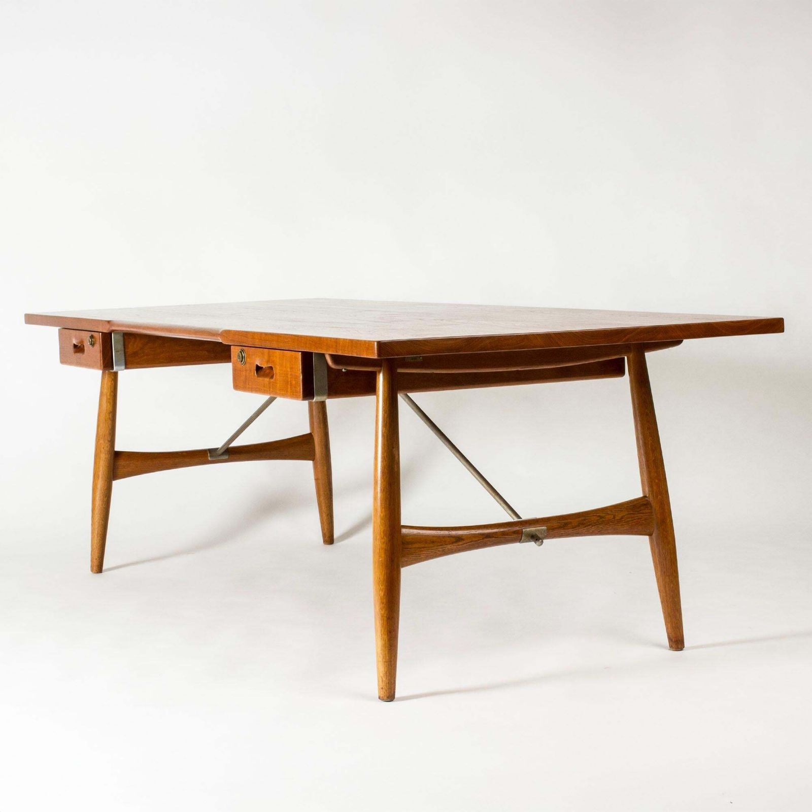 Bureau d'architecte mid-century modern, Hans J. Wegner, Danemark, années 1960 photo for sale