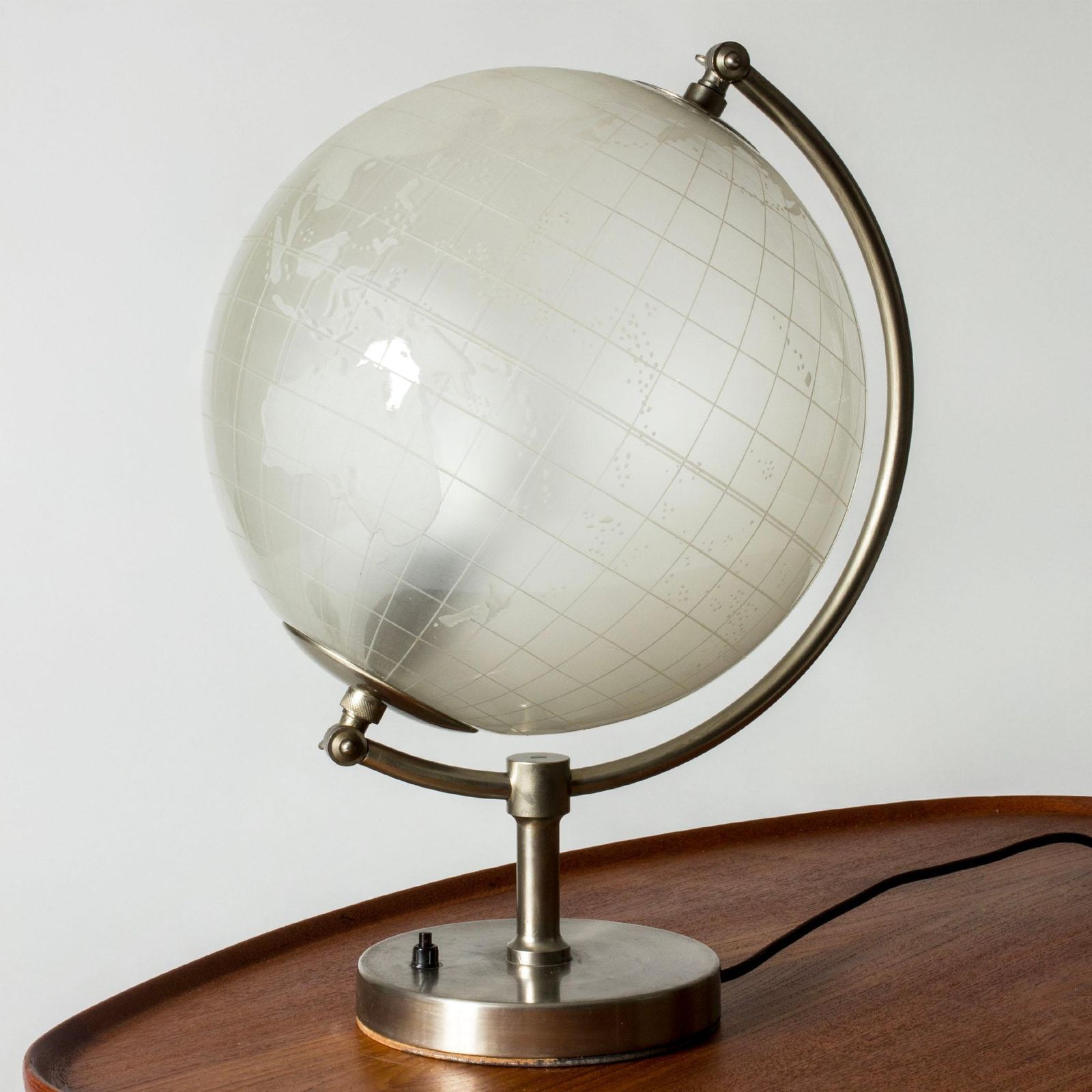 Rare Midcentury Glass Globe Table Lamp, Flygfors, Sweden, 1950s photo vinterior