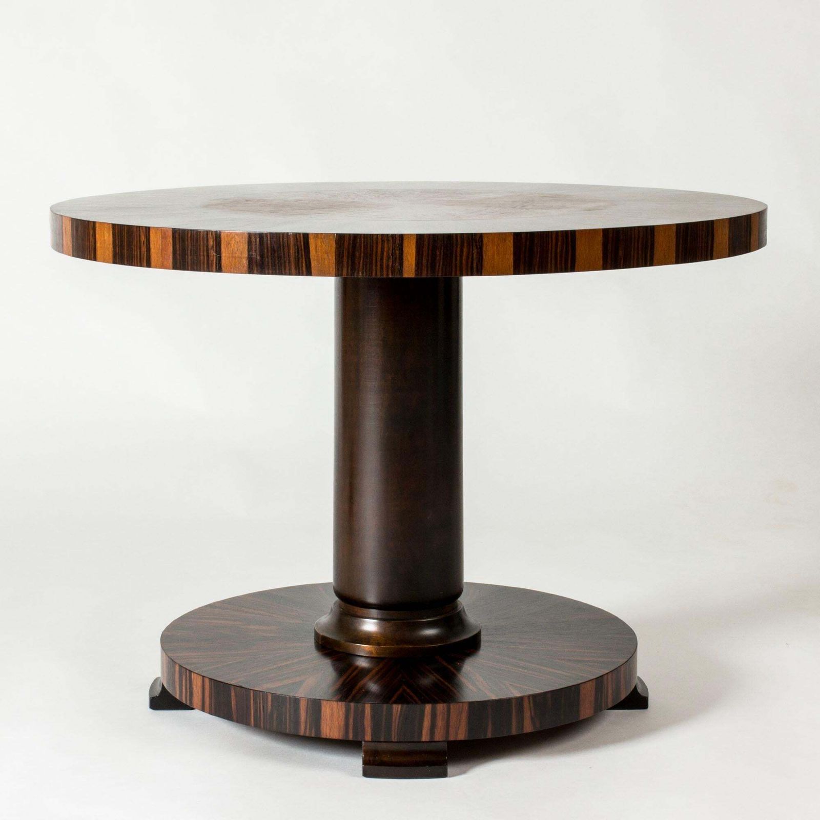 Modernistisch bijzettafeltje van Albin Johansson, Zweden, jaren 1920 photo furniture