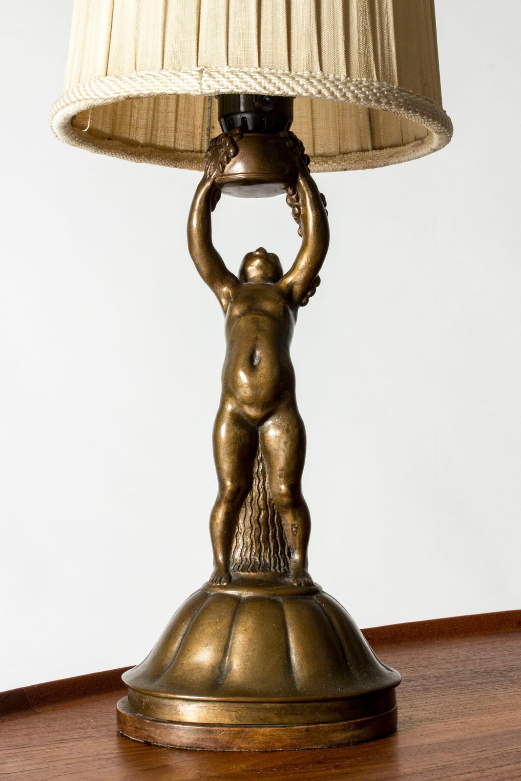 Lampe de table Swedish Grace par Axel Gute, Suède, vers 1920 photo Luminaires