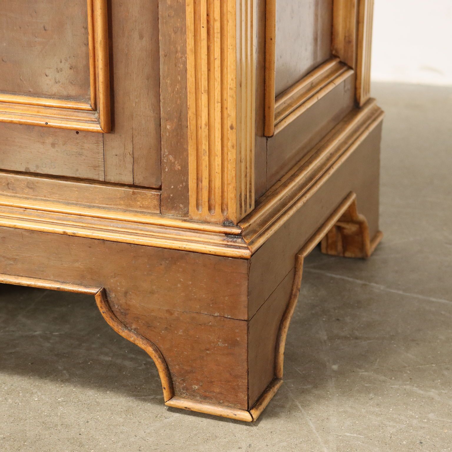 photo furniture Nachtkastjes Art Nouveau Italië 19e eeuw