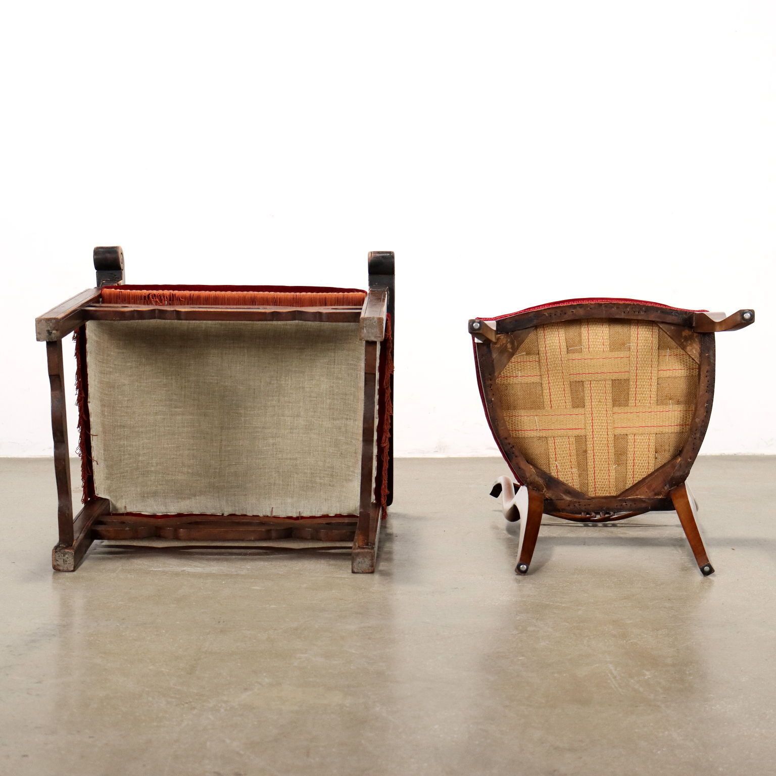photo vintage Chaise haute néo-renaissance en noyer avec chaises Rococo