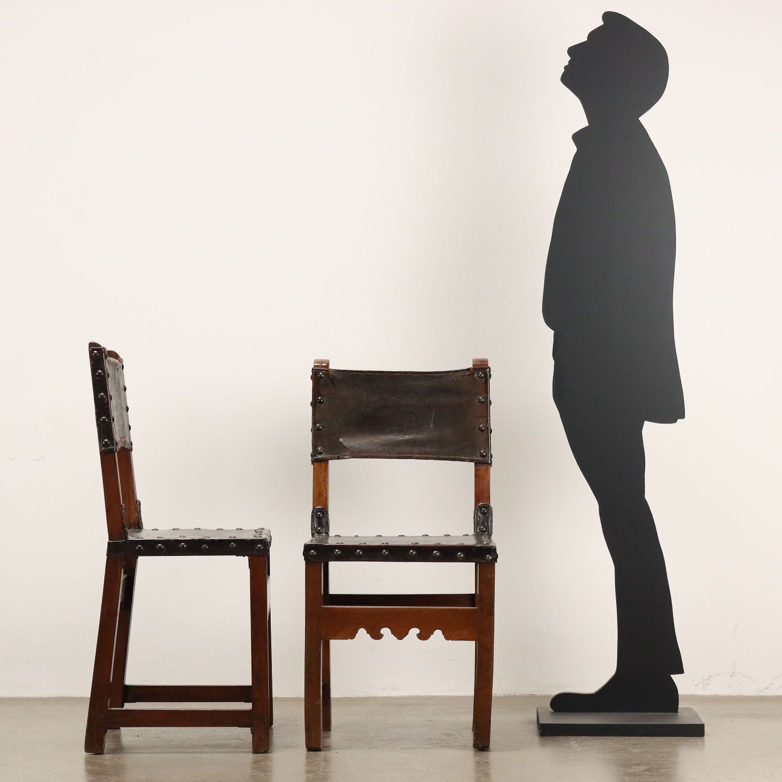 Barokke stoelen walnoot leer Italië 18e eeuw photo furniture
