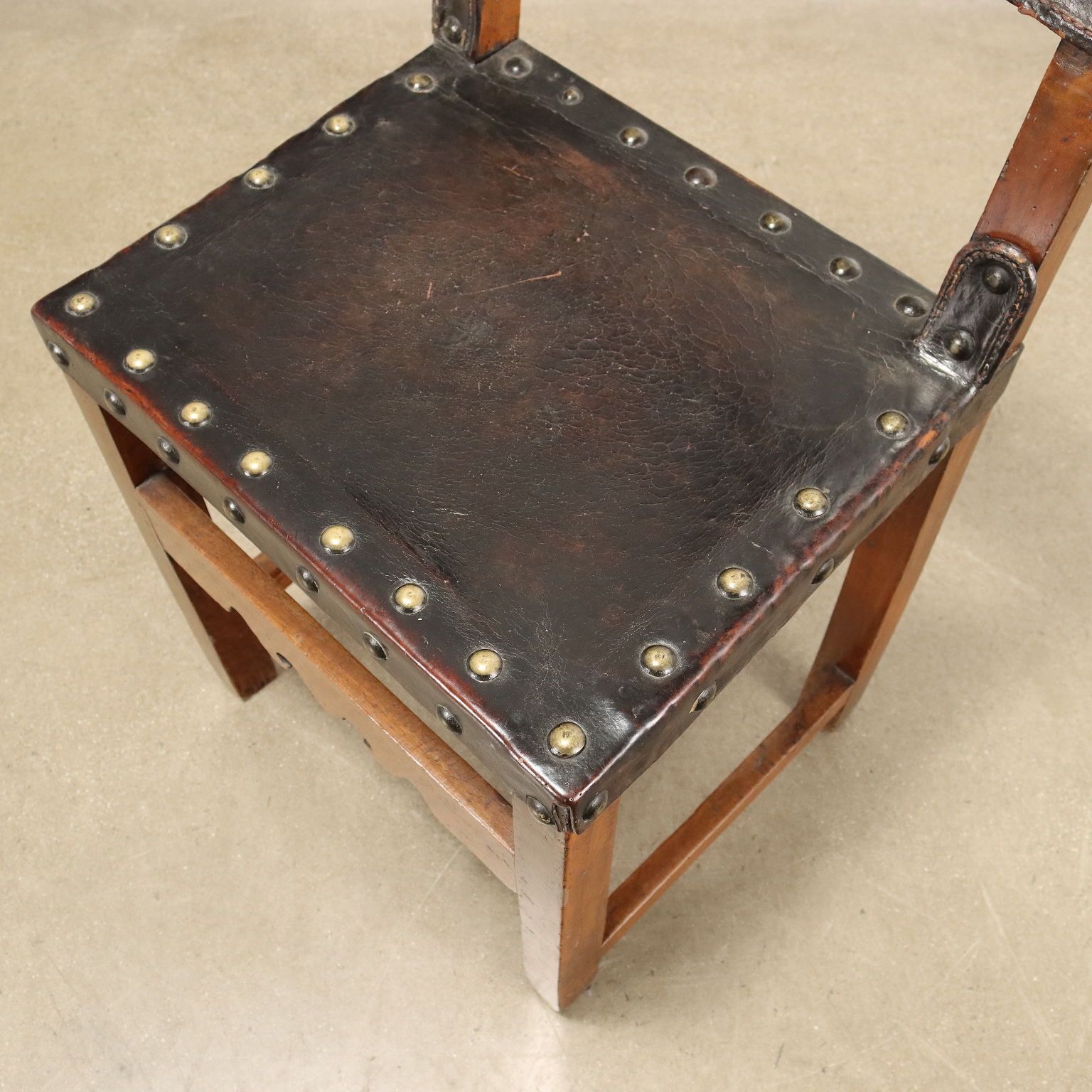 photo furniture Barokke stoelen walnoot leer Italië 18e eeuw