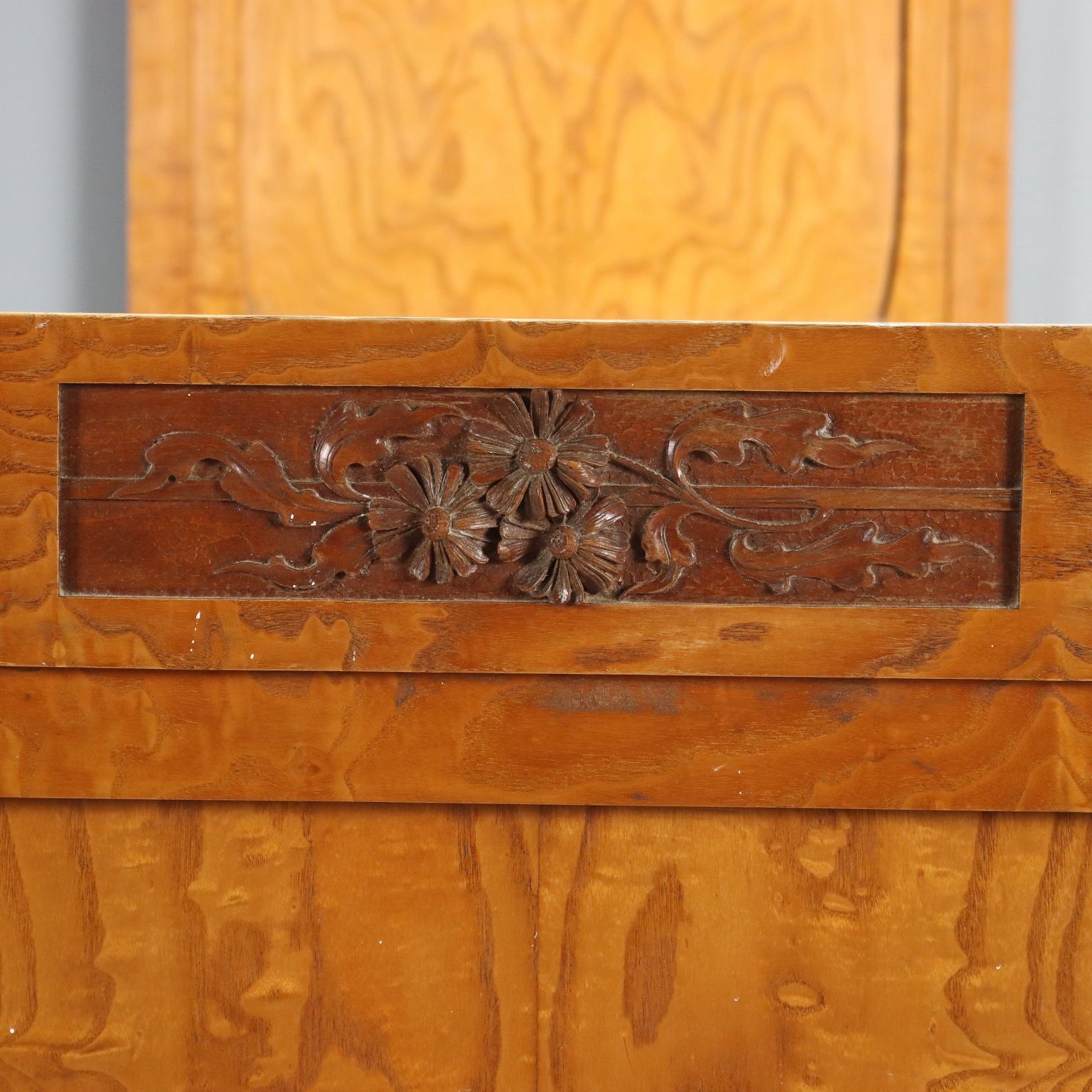 Liberty Single Bed In Oak With Mahogany Carvings photo vinterior
