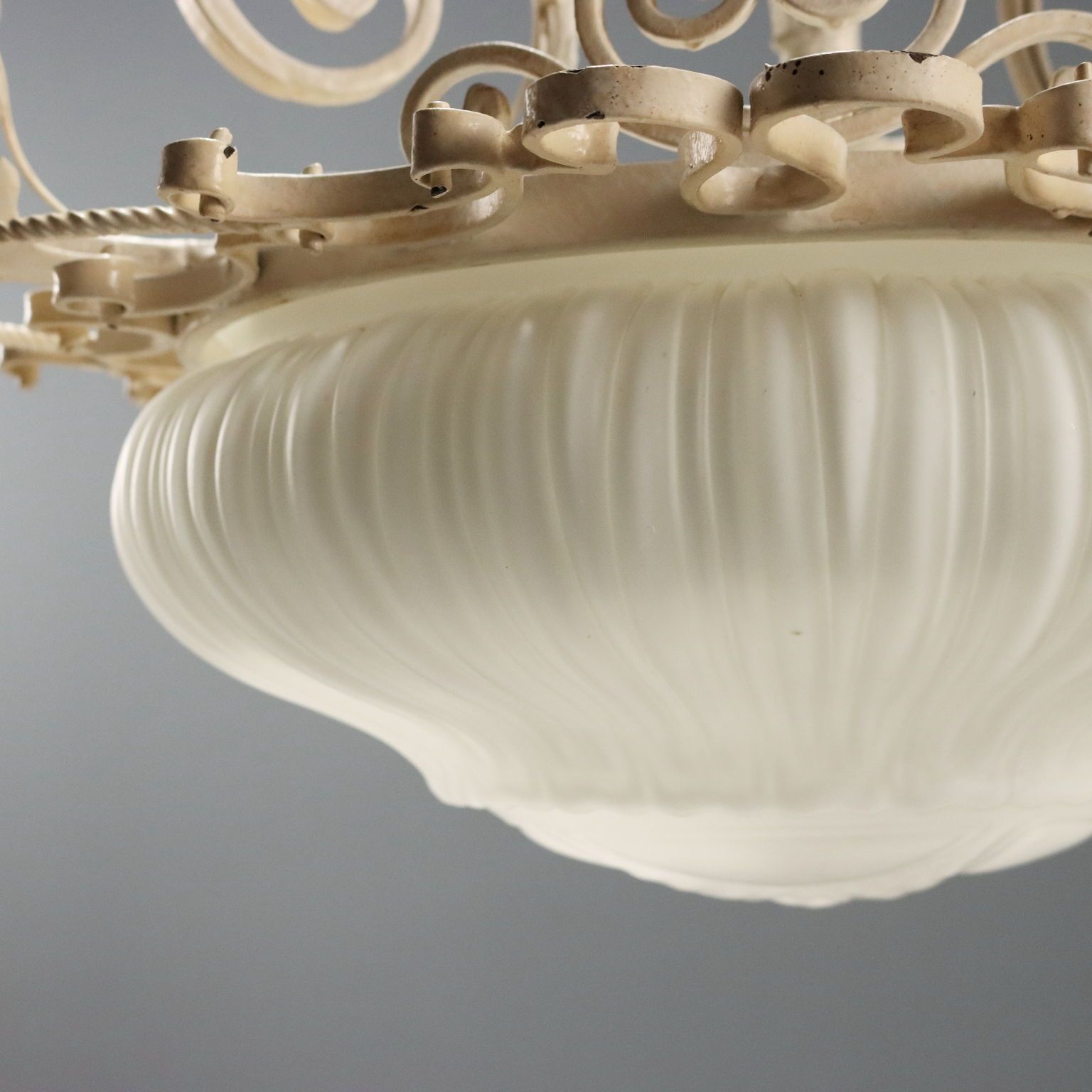 Lustre d'époque en fer forgé décoré, Italie, début du XXe siècle photo Luminaires