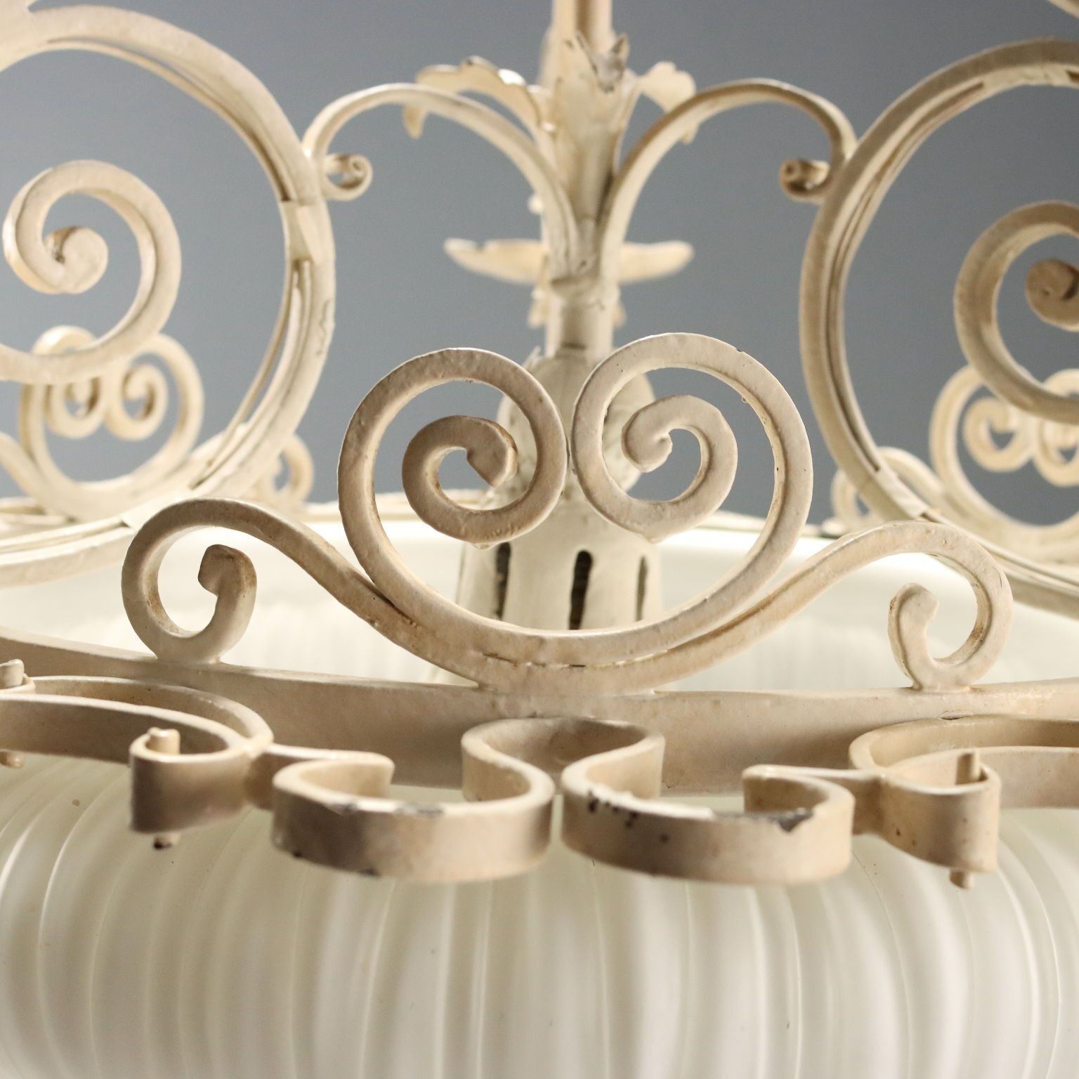 Lustre d'époque en fer forgé décoré, Italie, début du XXe siècle photo buy