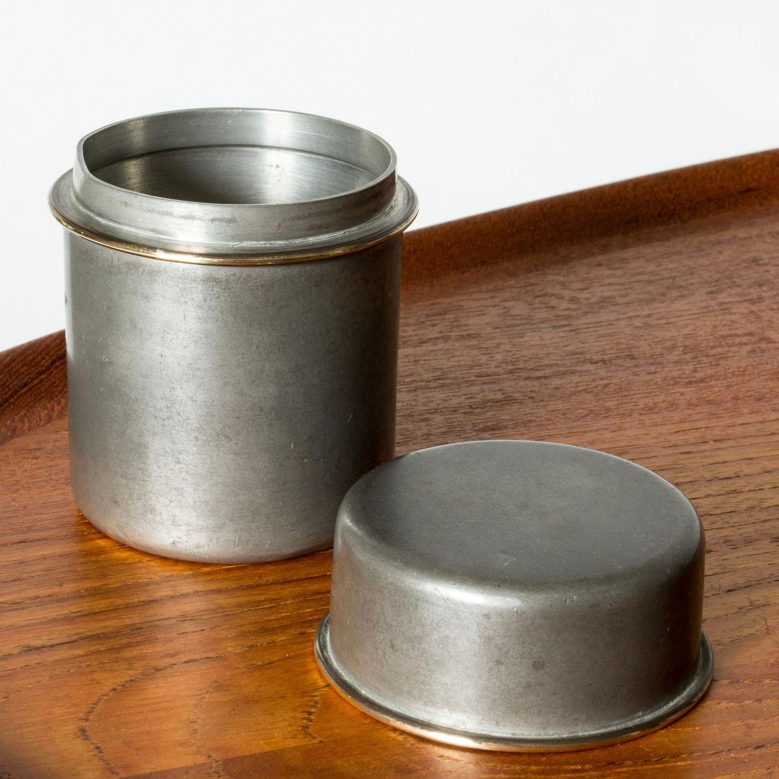 Mid-century Scandinavisch tinnen pot van Estrid Ericson, Svenskt Tenn, Zweden, 1954 photo for sale