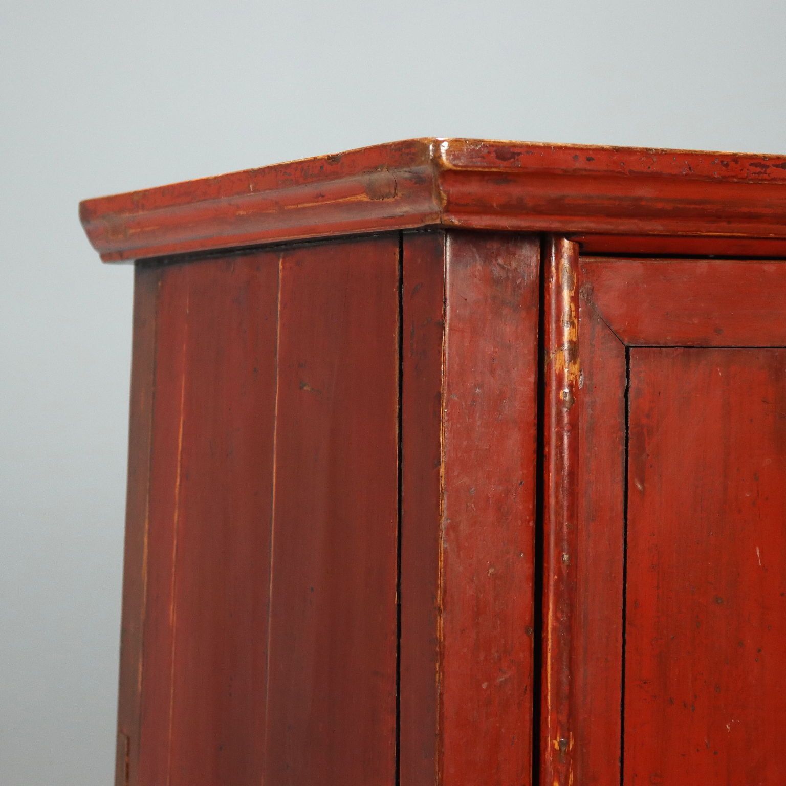 Armoire d'époque de style Chinoiserie en bois laqué, XXe siècle photo vinterior