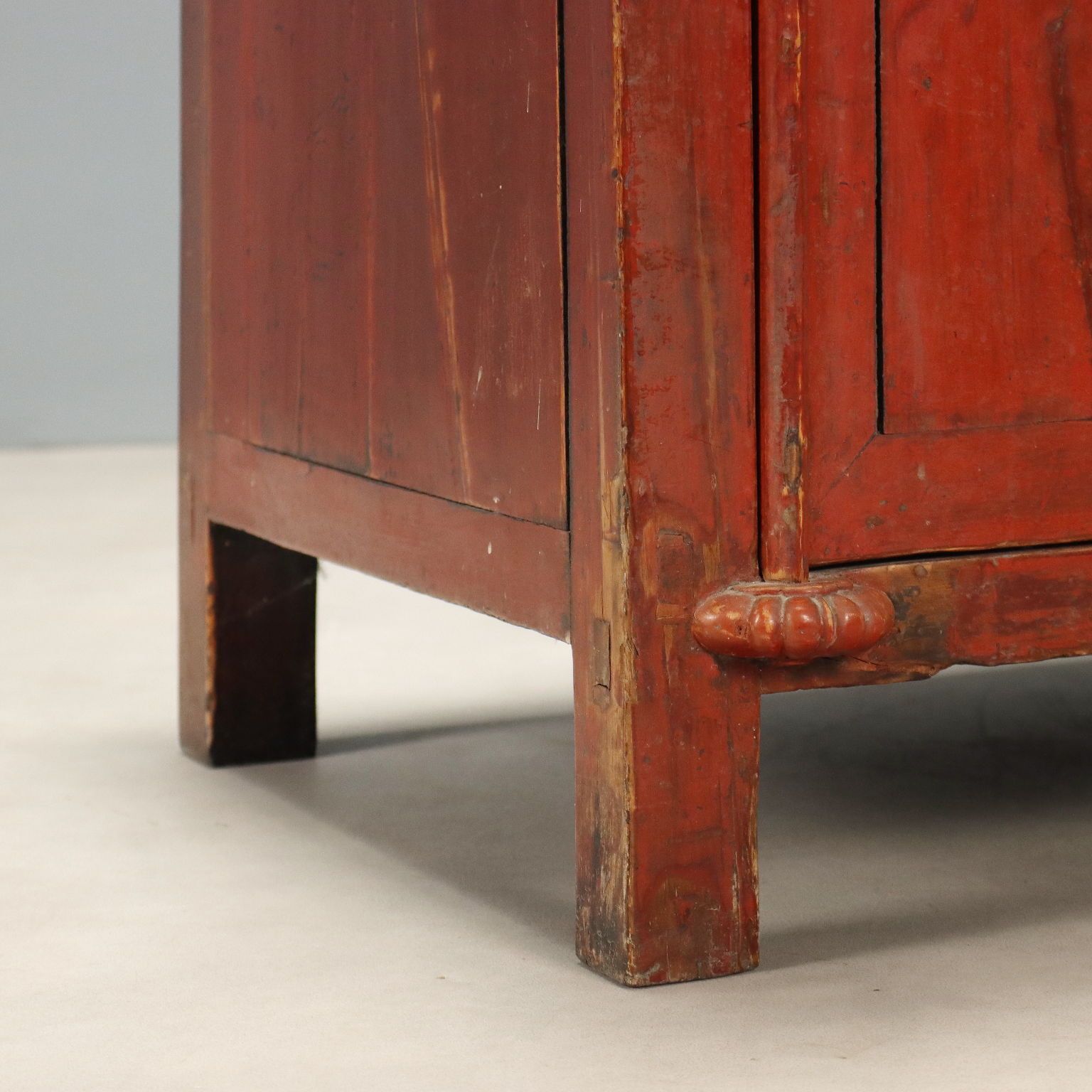 Armoire d'époque de style Chinoiserie en bois laqué, XXe siècle photo vintage