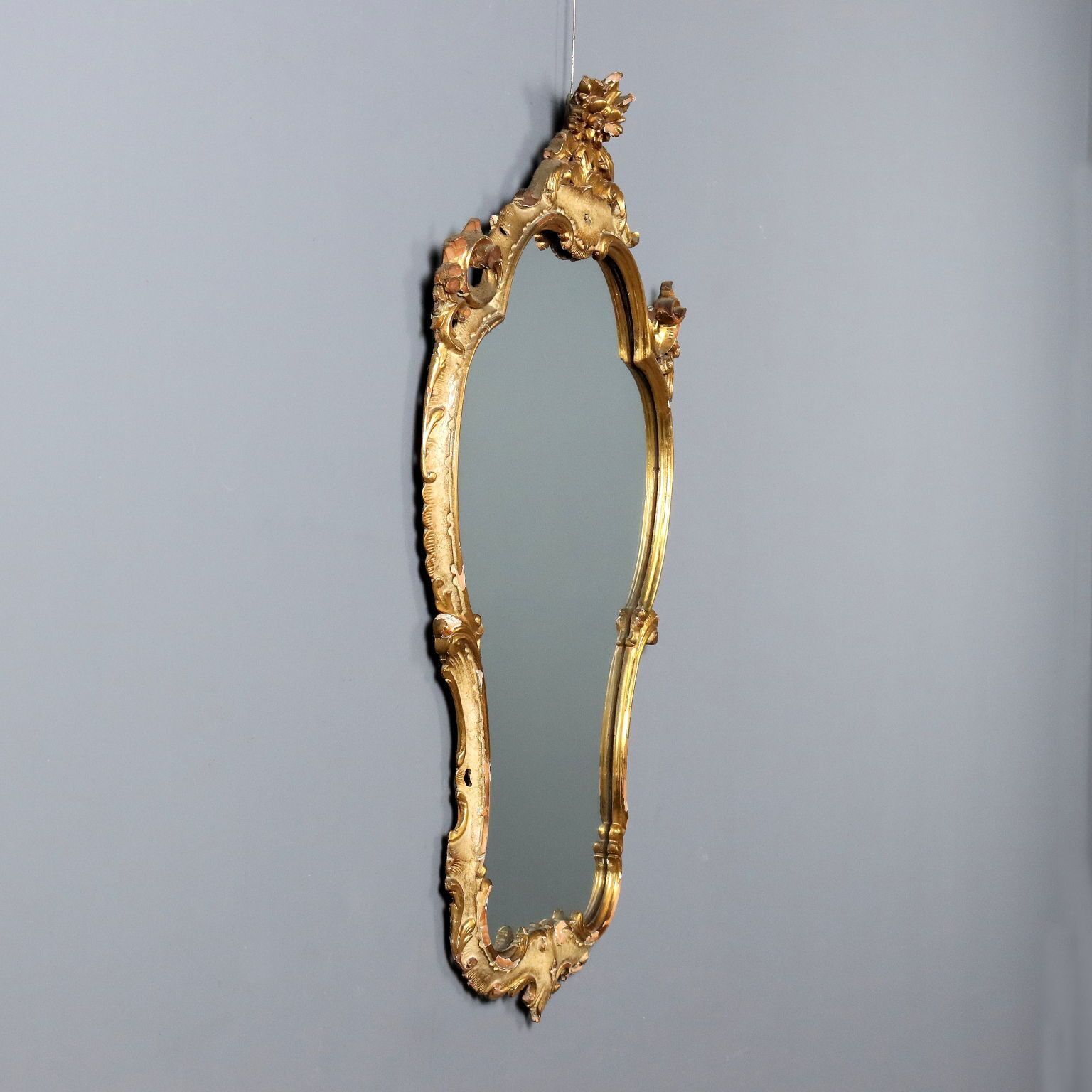Miroir de style Barocchetto en bois sculpté photo for sale