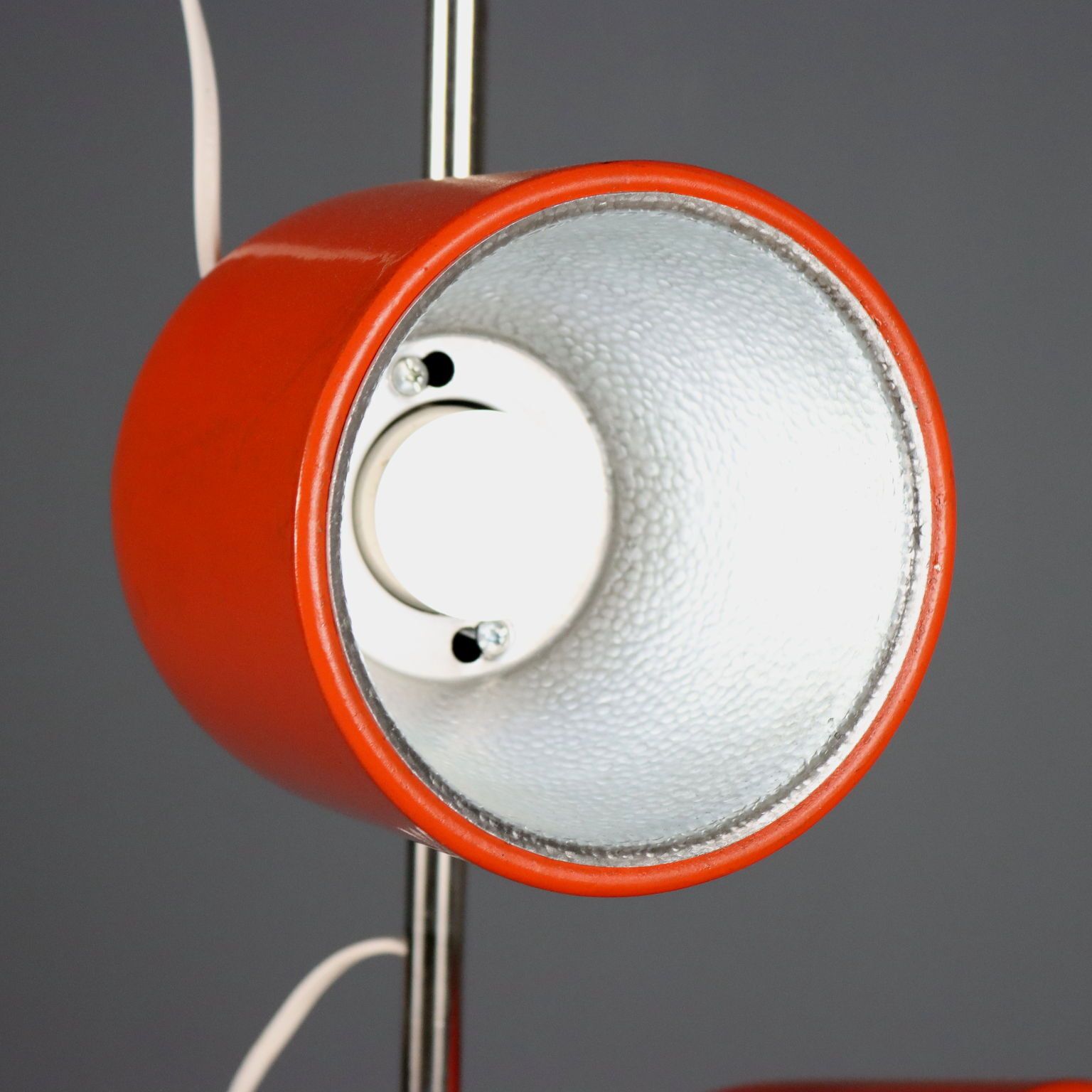 Vintage vloerlamp geëmailleerd metaal design Italië jaren 1960 1970 photo Verlichting