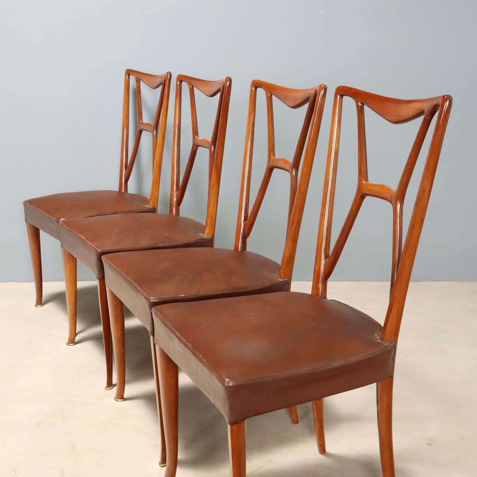 Vintage stoelen hout kunstleer design Italië jaren 1950 photo for sale