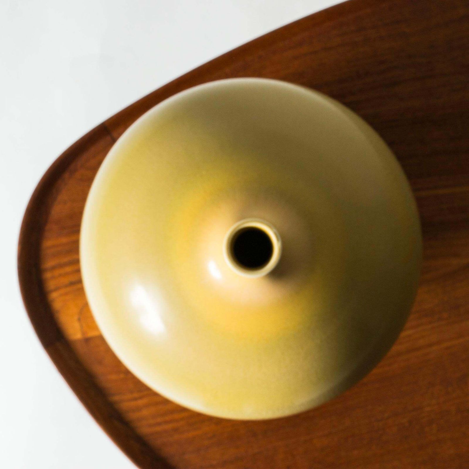 Mid-century steengoed vaas van Berndt Friberg, Gustavsberg, Zweden, 1967 photo furniture