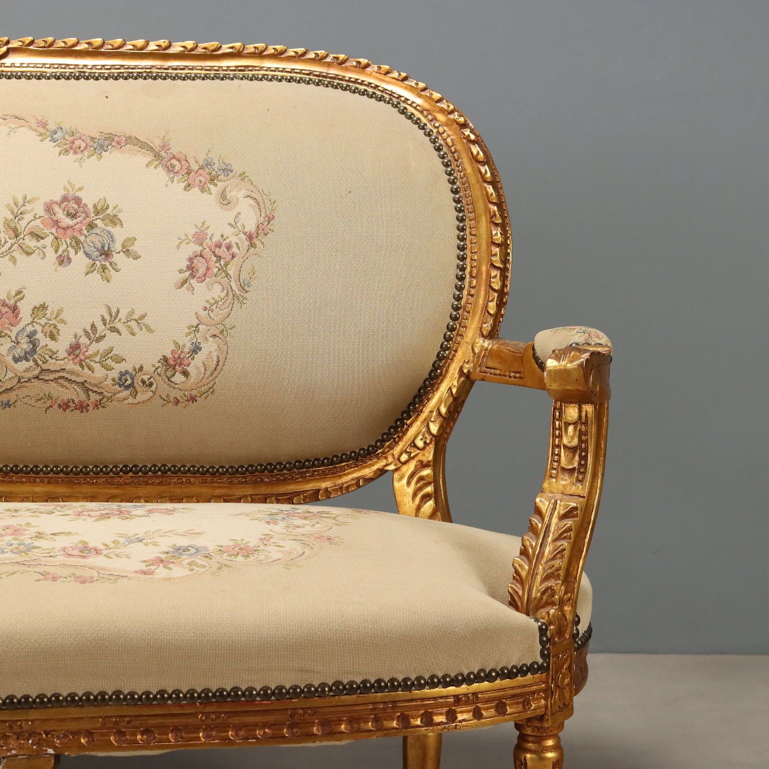 Neoclassical Style Sofa In Gilded Wood photo vinterior