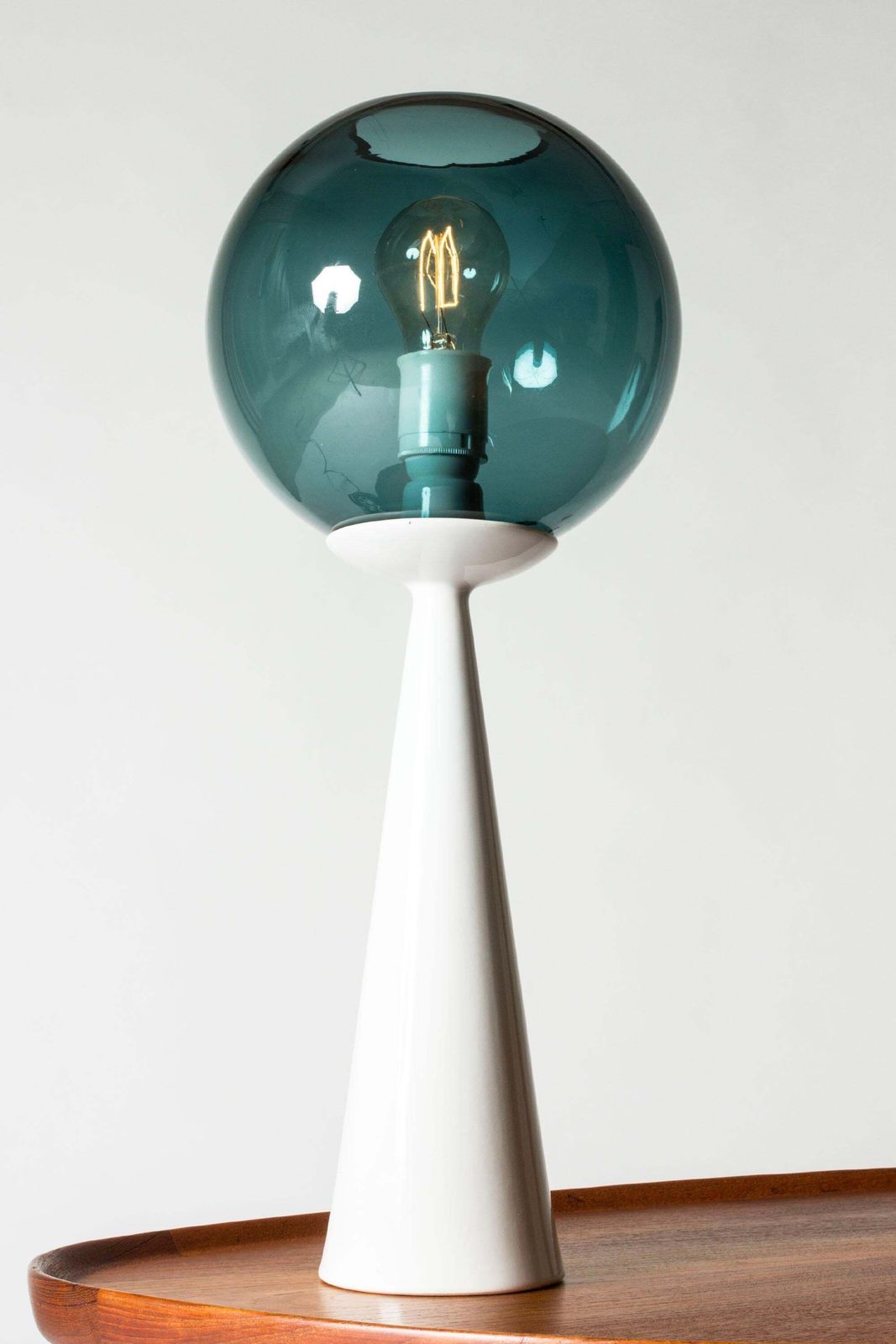 Lampe de table scandinave mid-century par Hans Agne Jakobsson, Suède, années 1950 photo Luminaires