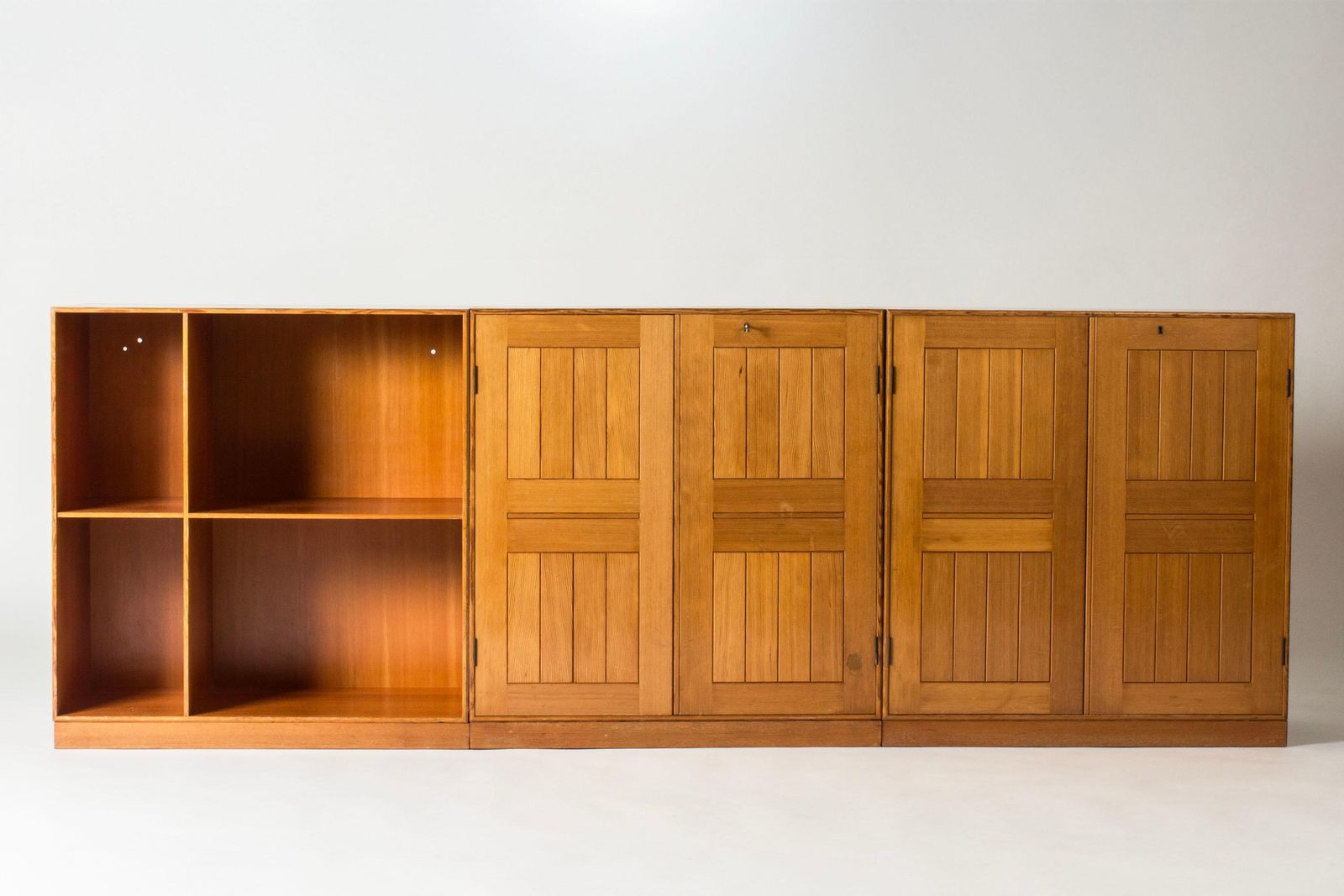 Modulaire Boekenkast In Oregon Pine Door Mogens Koch, Rud. Rasmussen, Denemarken, jaren 1950 photo furniture