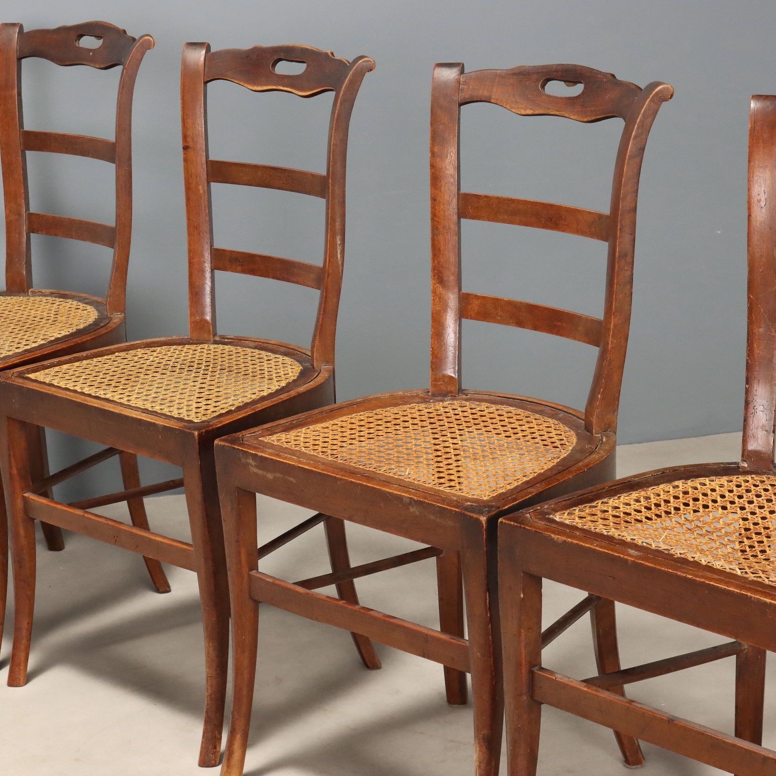 Antieke Stoelen Weens Stro Walnoot Italië 19e Eeuw photo for sale