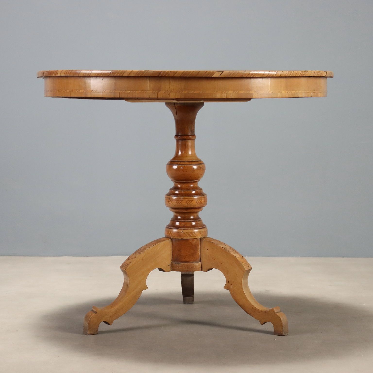 photo furniture Walnut Inlaid Center Table   Rolo 19th Century