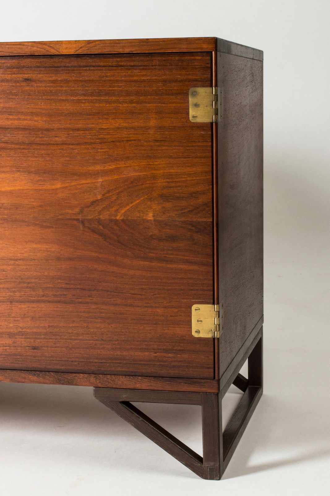 Paar Deense Mid-Century Palissander Dressoirs van Svend Langkilde, jaren 1960 photo Meubels