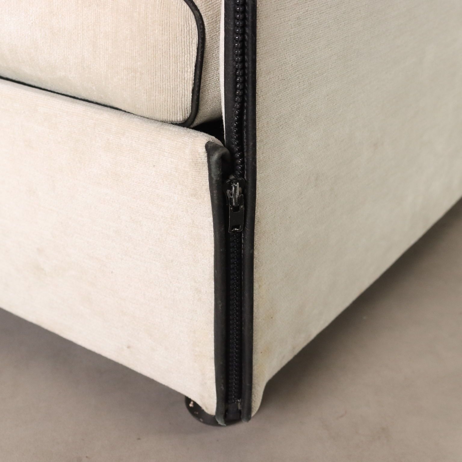 Furniture Chair A Bank' Sofa By Mario Bellini For Cassina photo